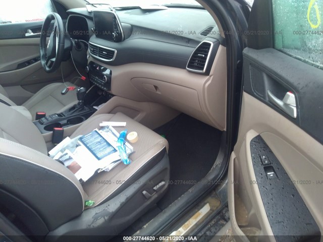 Photo 4 VIN: KM8J3CALXKU903785 - HYUNDAI TUCSON 