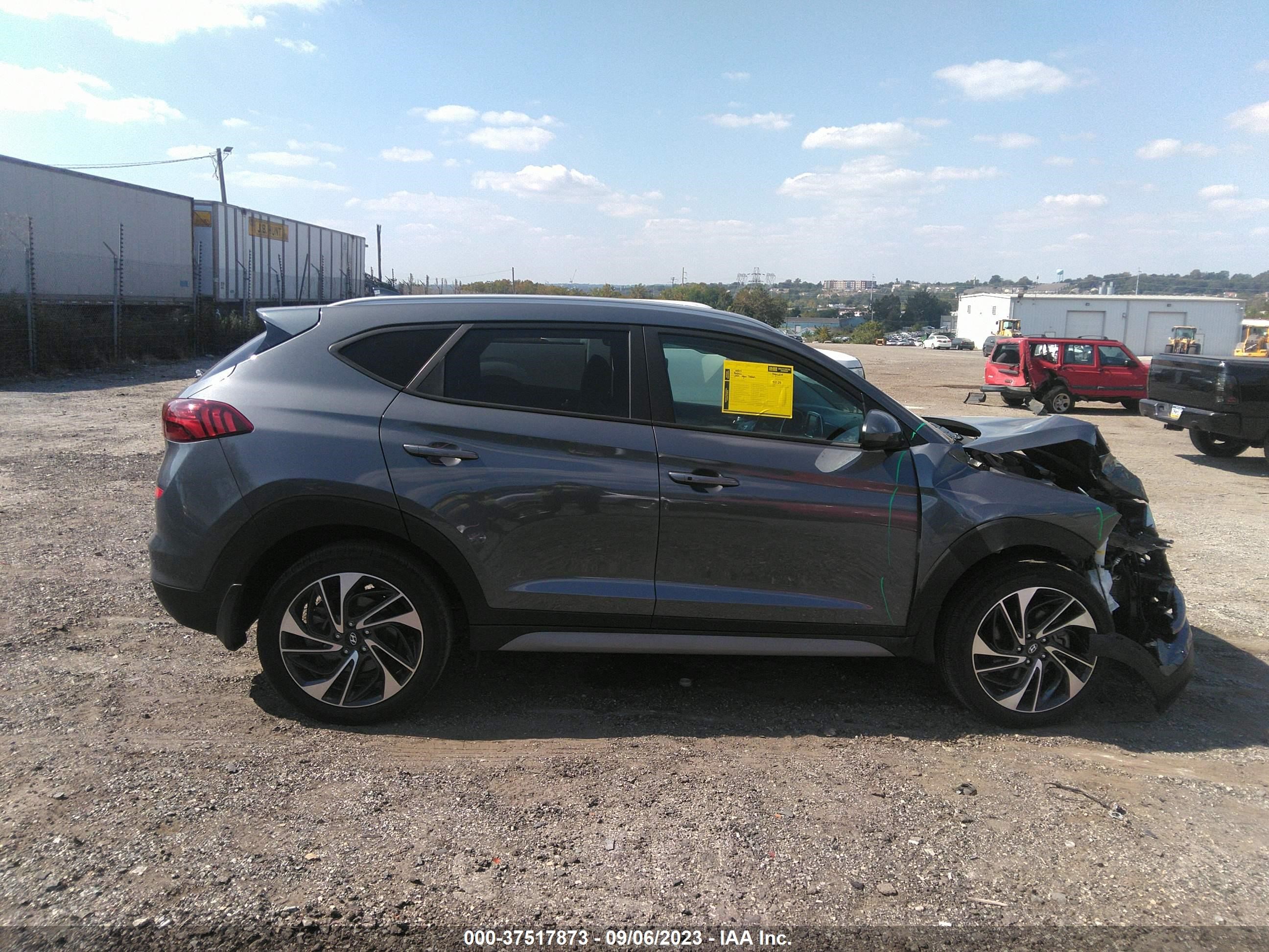 Photo 11 VIN: KM8J3CALXMU317056 - HYUNDAI TUCSON 