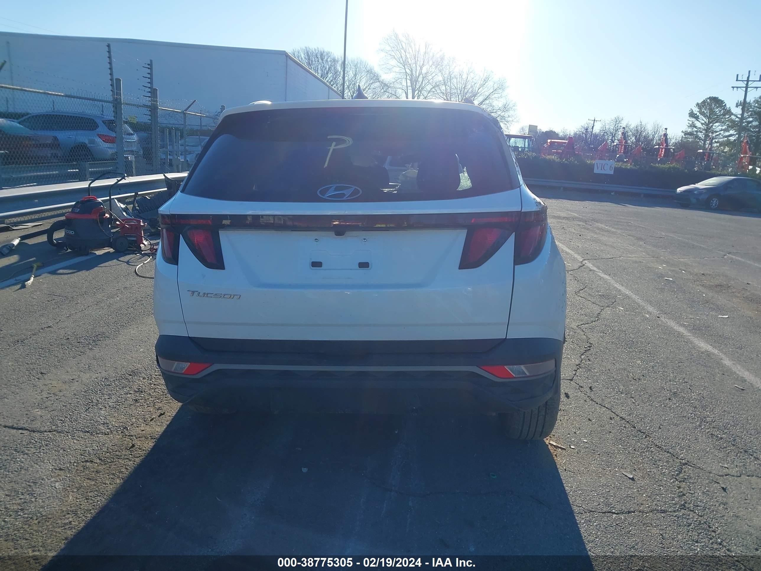 Photo 15 VIN: KM8JB3DE3RU275997 - HYUNDAI TUCSON 