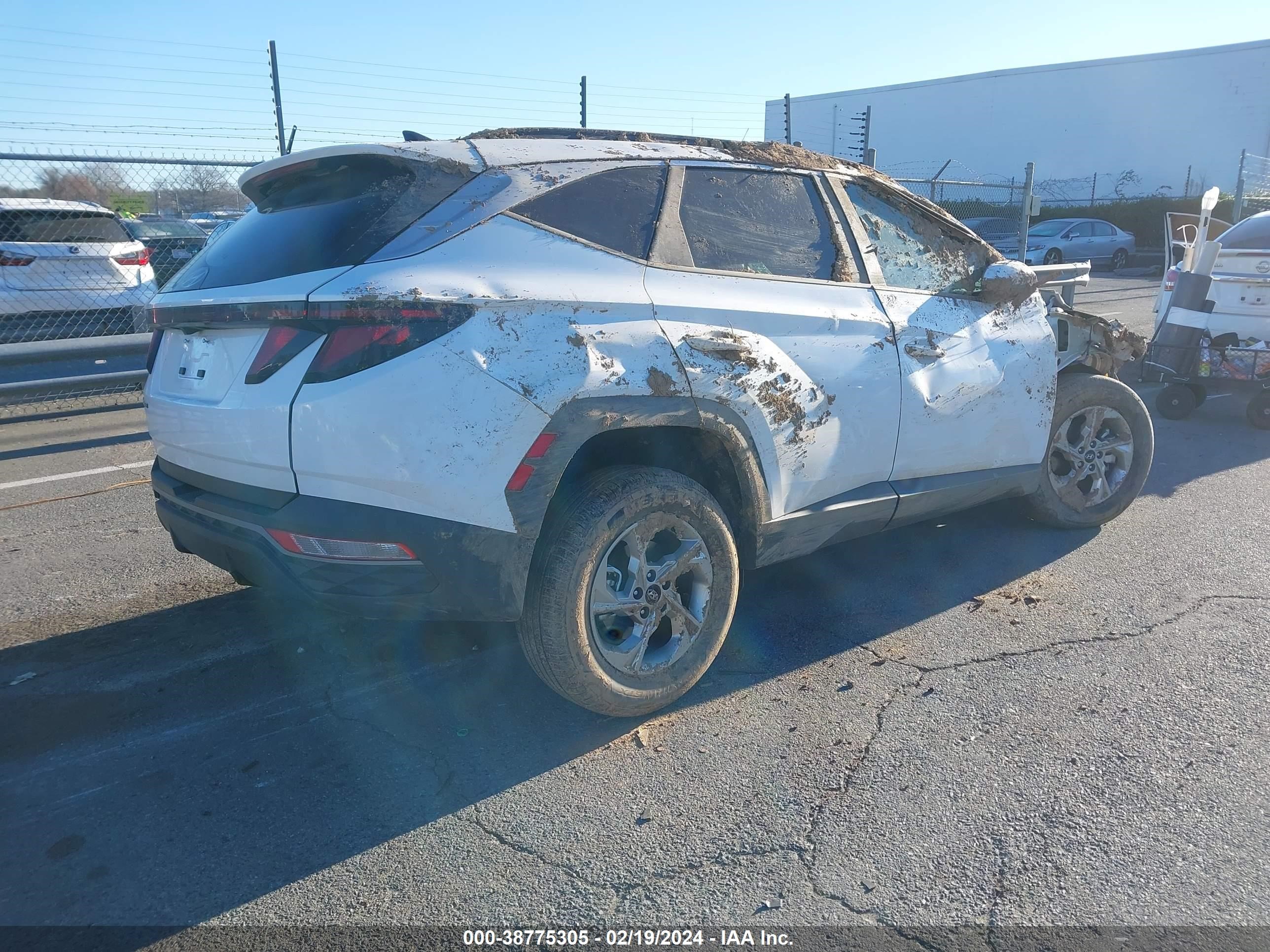 Photo 3 VIN: KM8JB3DE3RU275997 - HYUNDAI TUCSON 