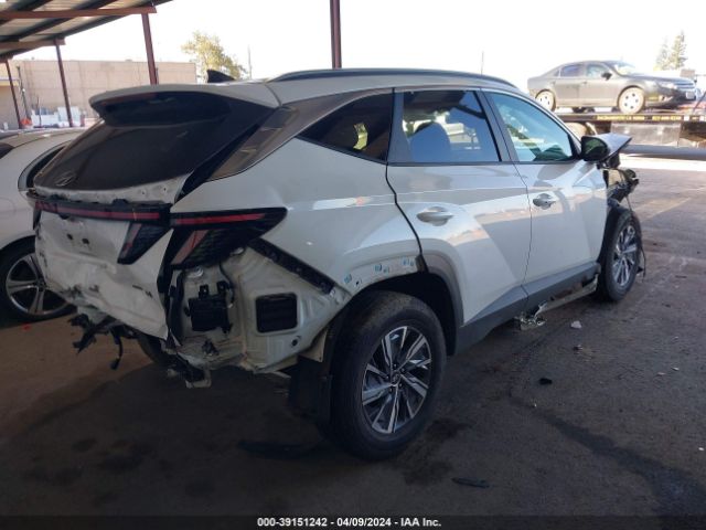 Photo 3 VIN: KM8JBCA16NU030042 - HYUNDAI TUCSON 