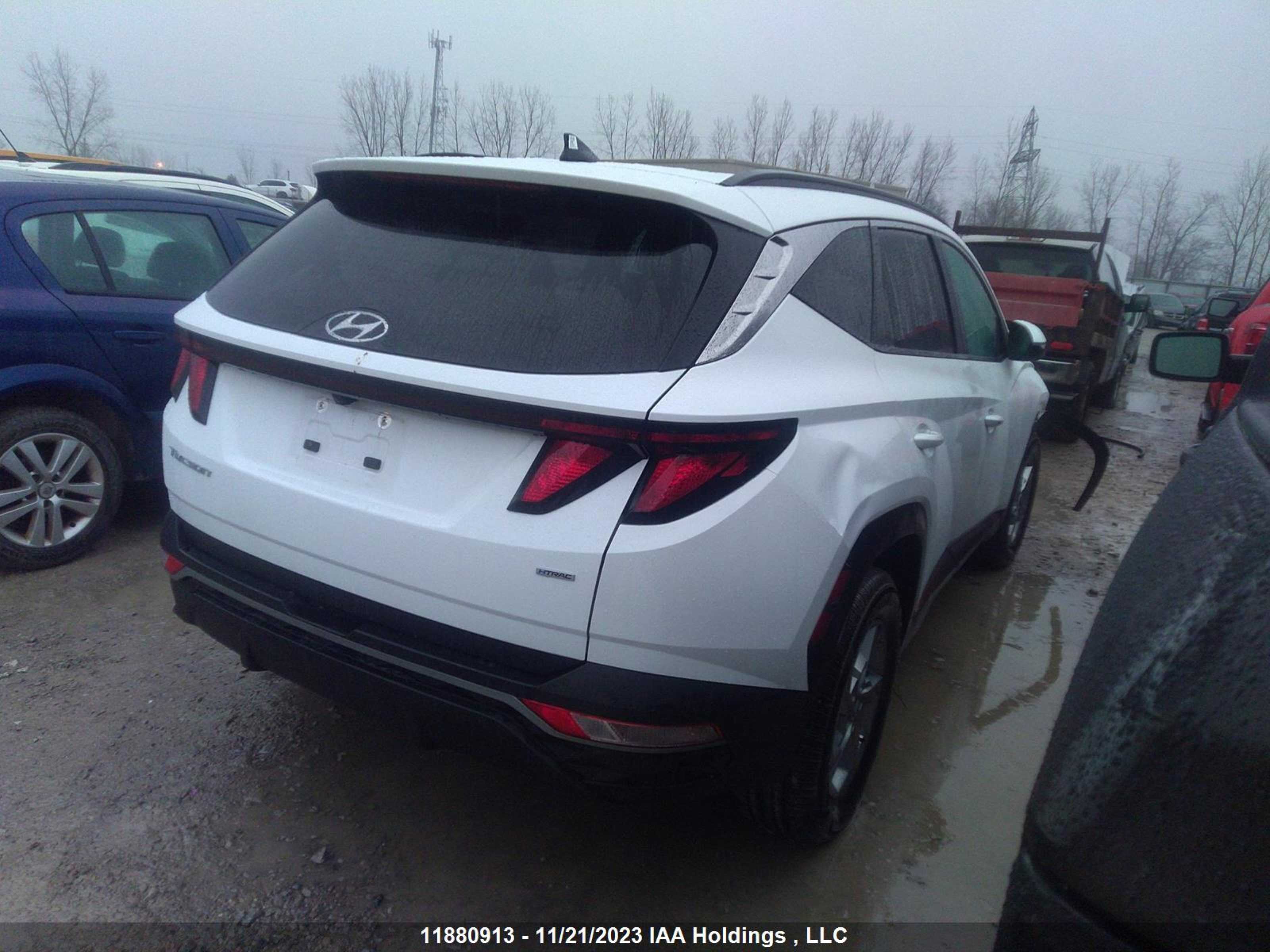 Photo 3 VIN: KM8JBCAE4PU240788 - HYUNDAI TUCSON 