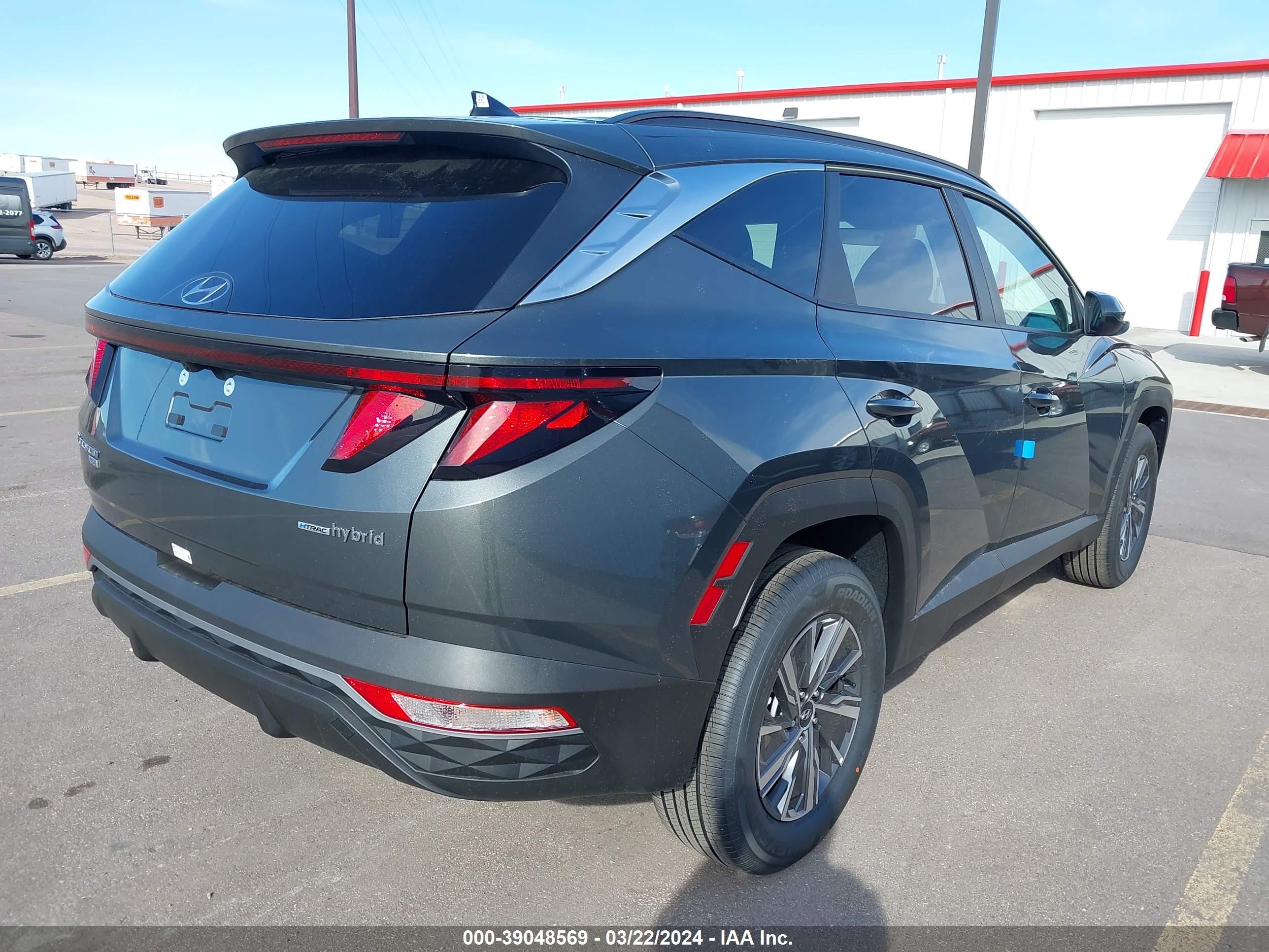 Photo 3 VIN: KM8JBCD11RU193862 - HYUNDAI TUCSON 