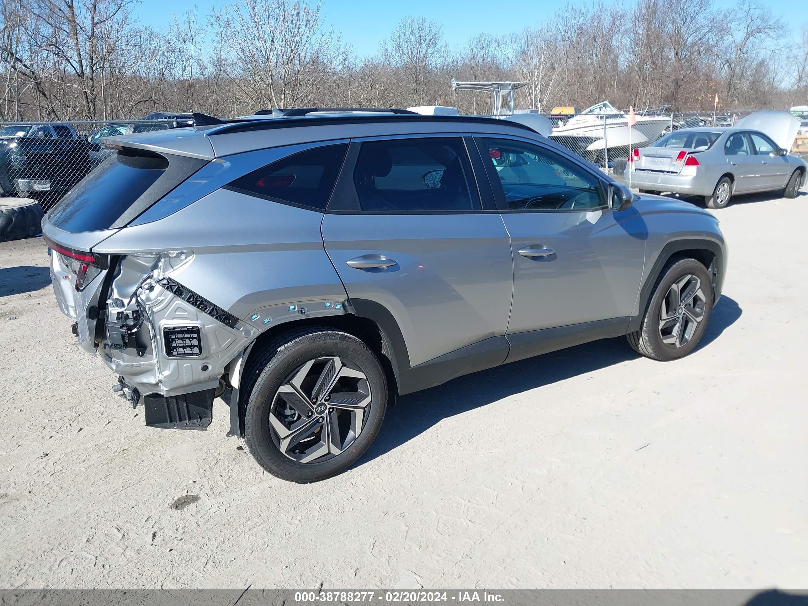 Photo 3 VIN: KM8JCCD18RU153095 - HYUNDAI TUCSON 