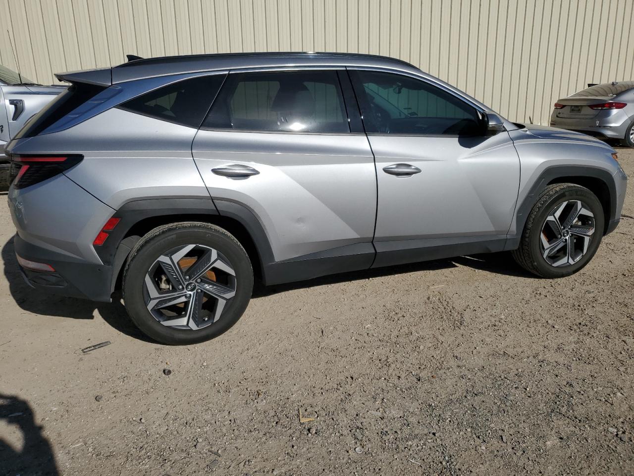 Photo 2 VIN: KM8JECA15NU047387 - HYUNDAI TUCSON 