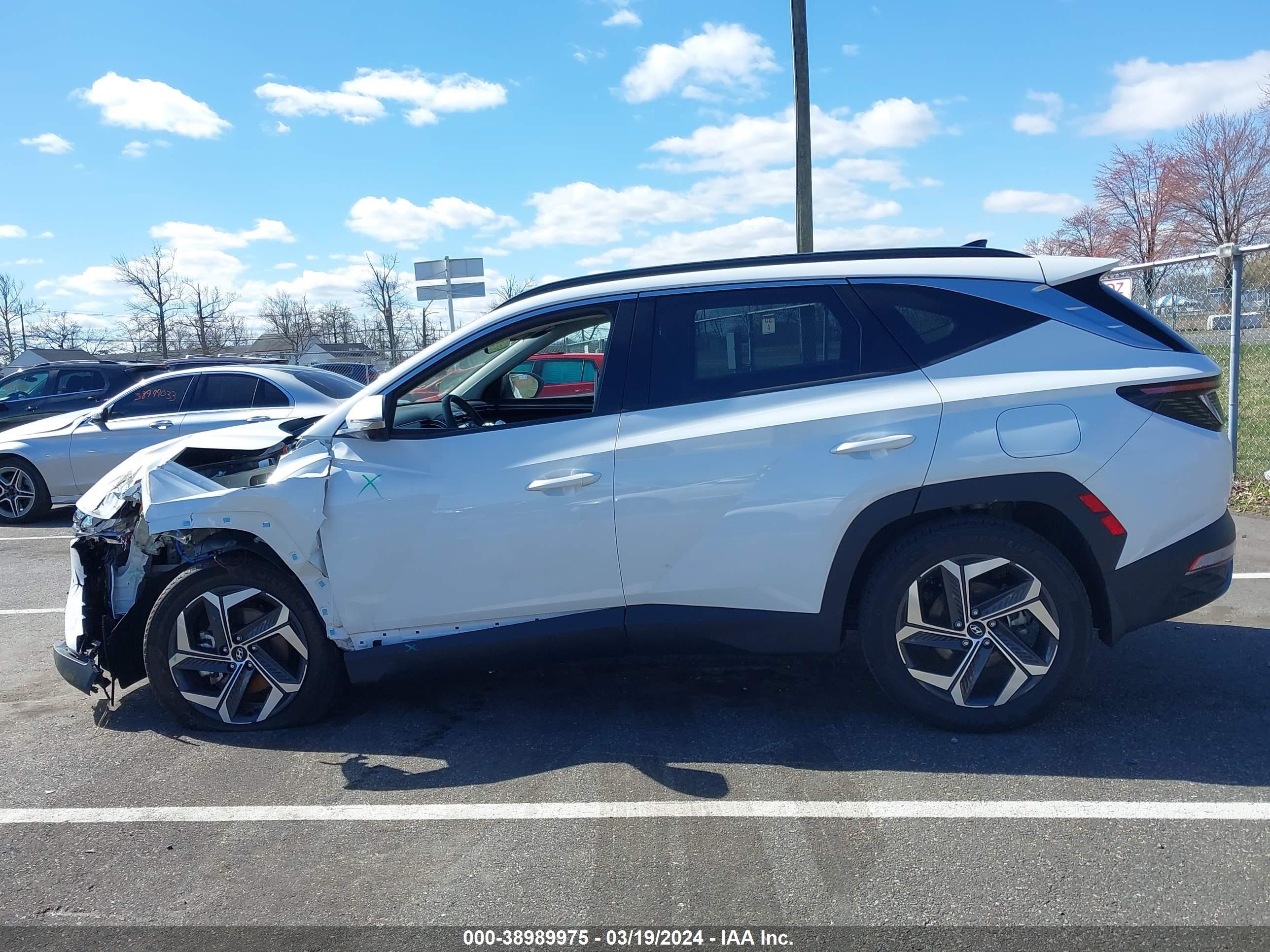 Photo 13 VIN: KM8JECA19PU107061 - HYUNDAI TUCSON 