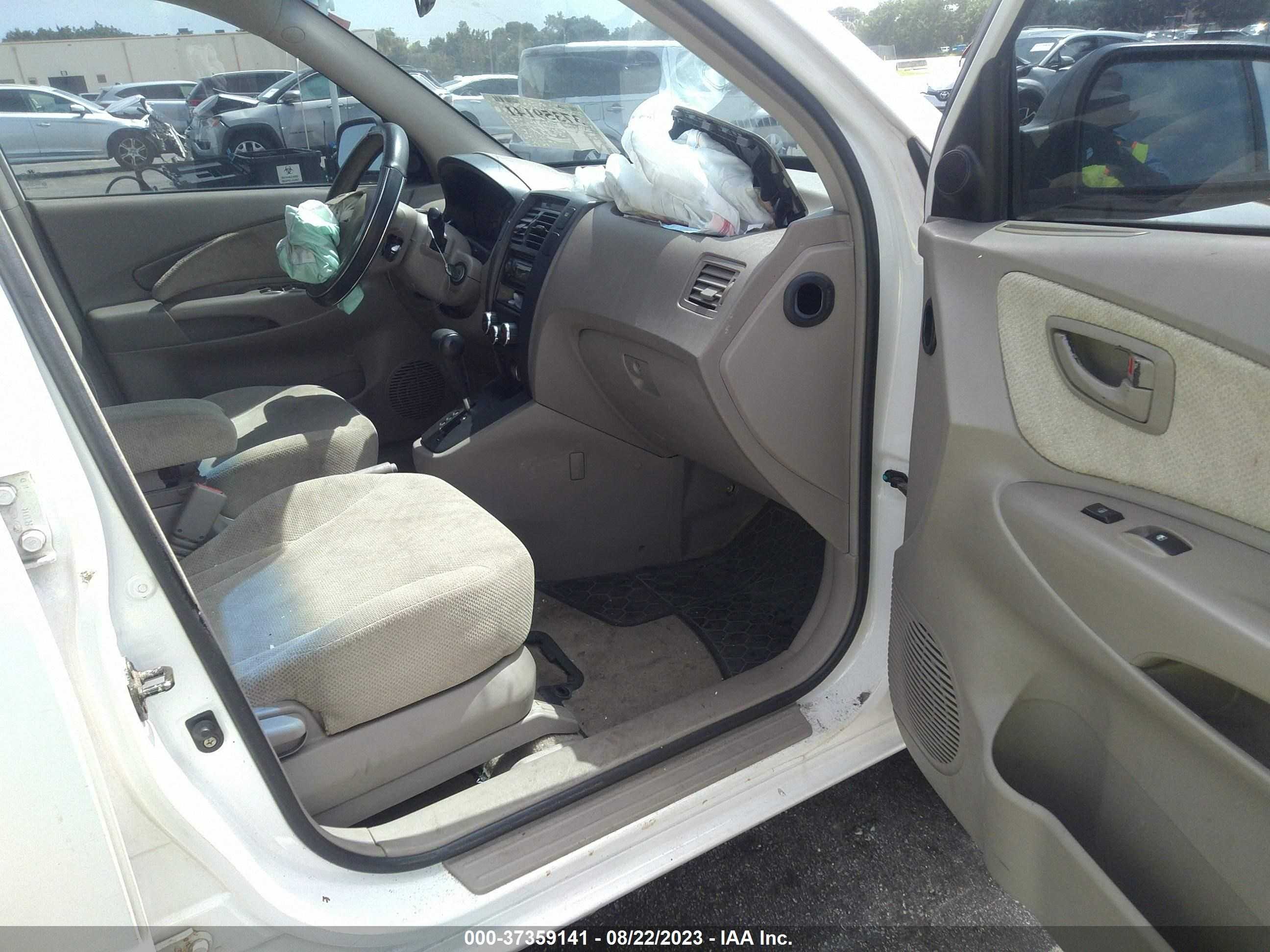 Photo 4 VIN: KM8JM12B15U082247 - HYUNDAI TUCSON 