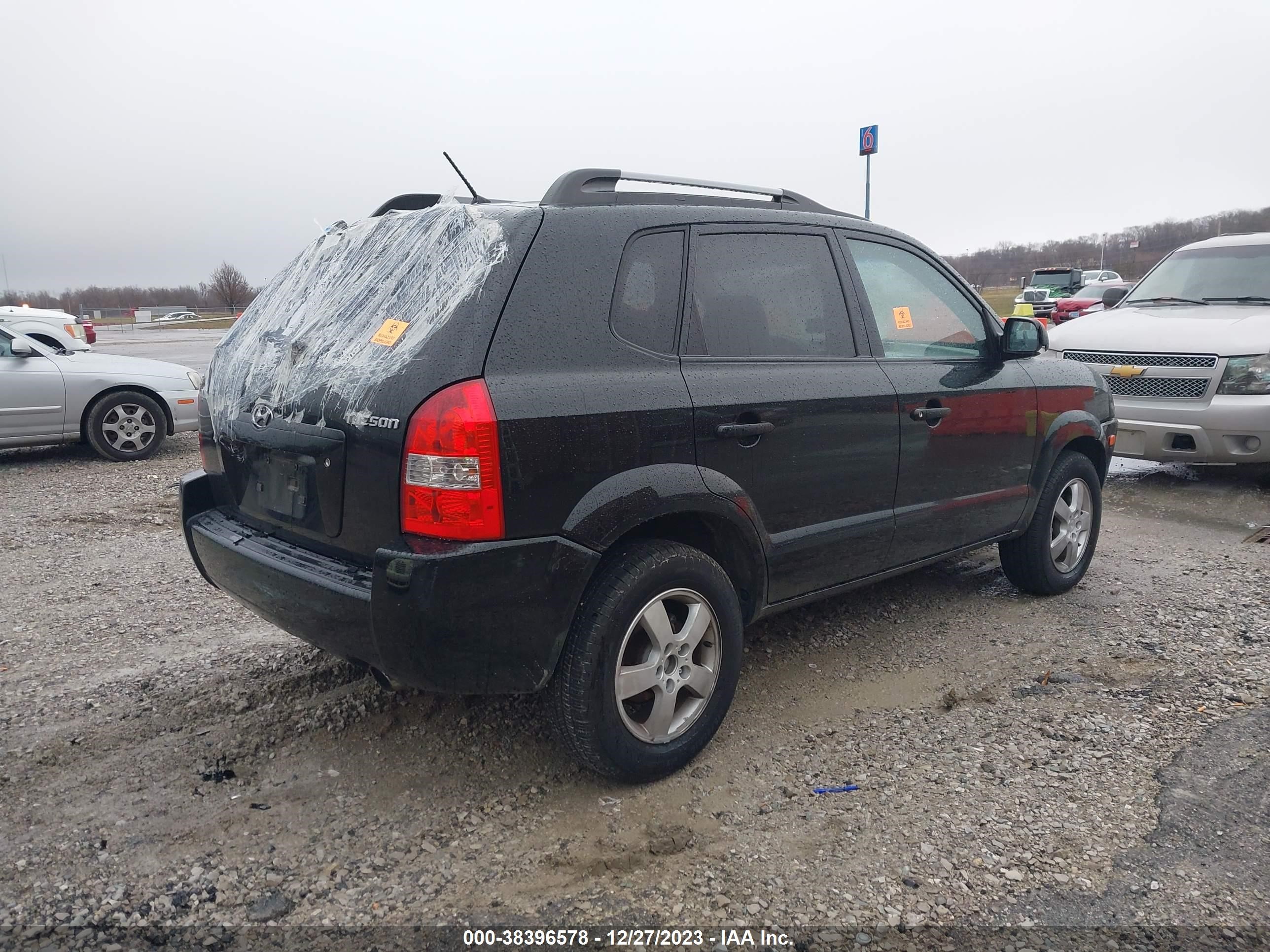 Photo 3 VIN: KM8JM12B47U564827 - HYUNDAI TUCSON 