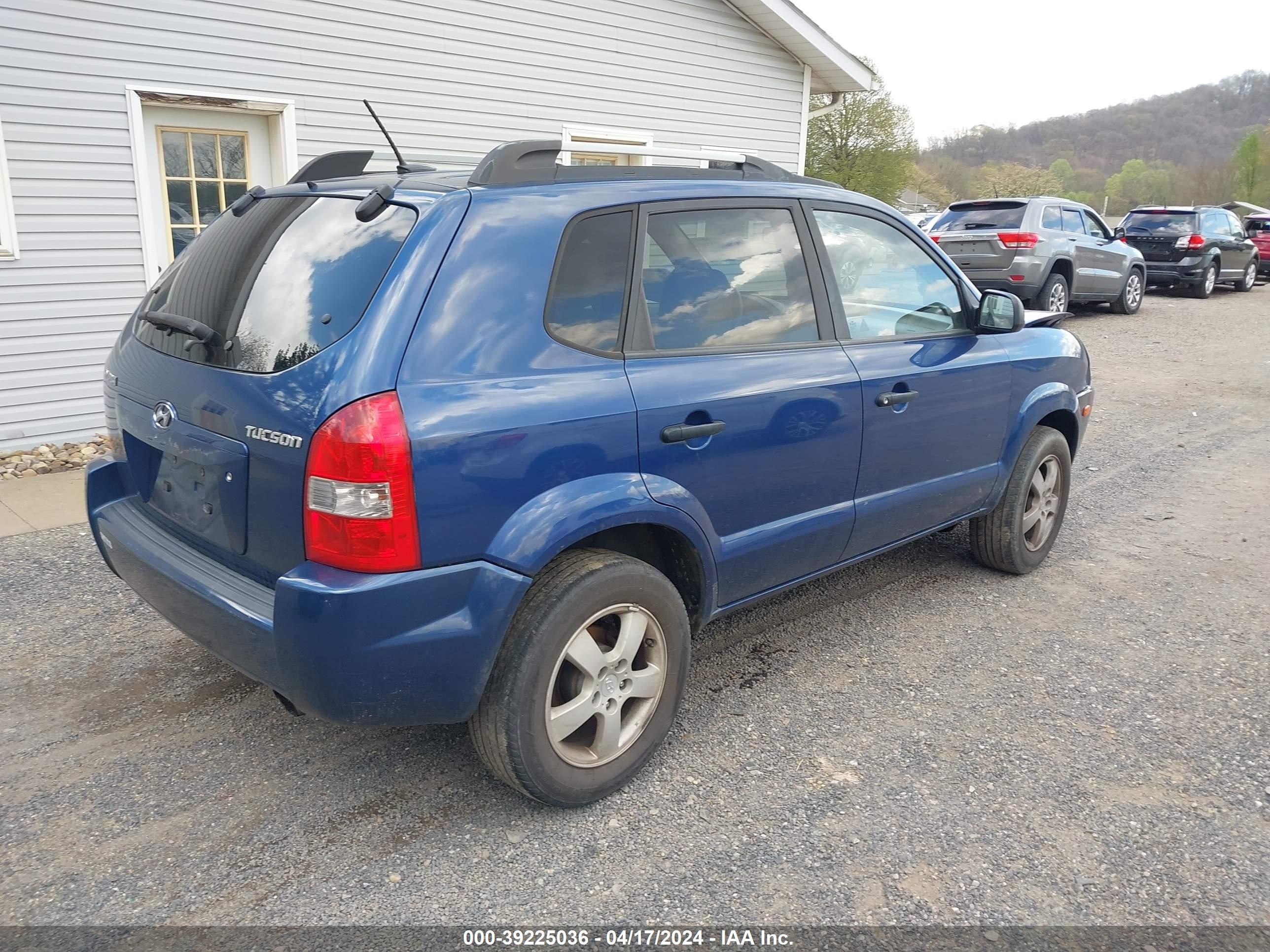 Photo 3 VIN: KM8JM12BX8U893825 - HYUNDAI TUCSON 