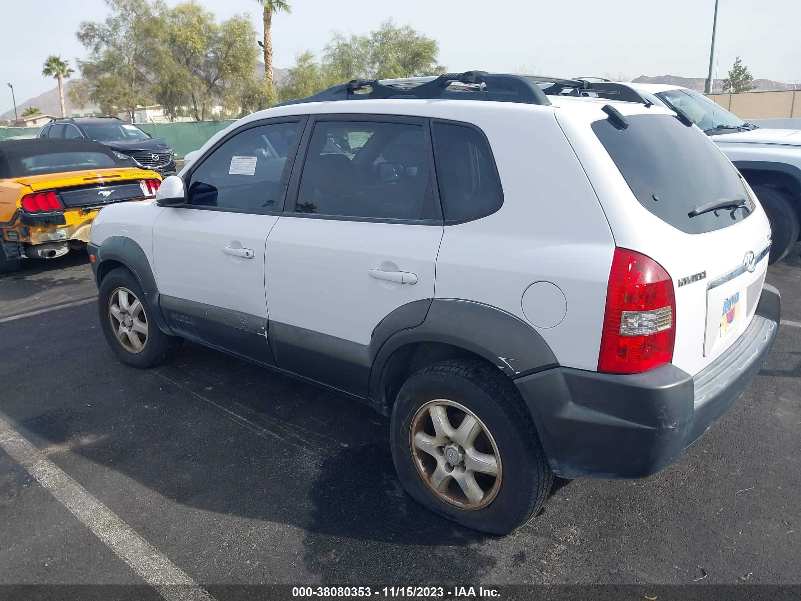 Photo 2 VIN: KM8JN12D05U211061 - HYUNDAI TUCSON 