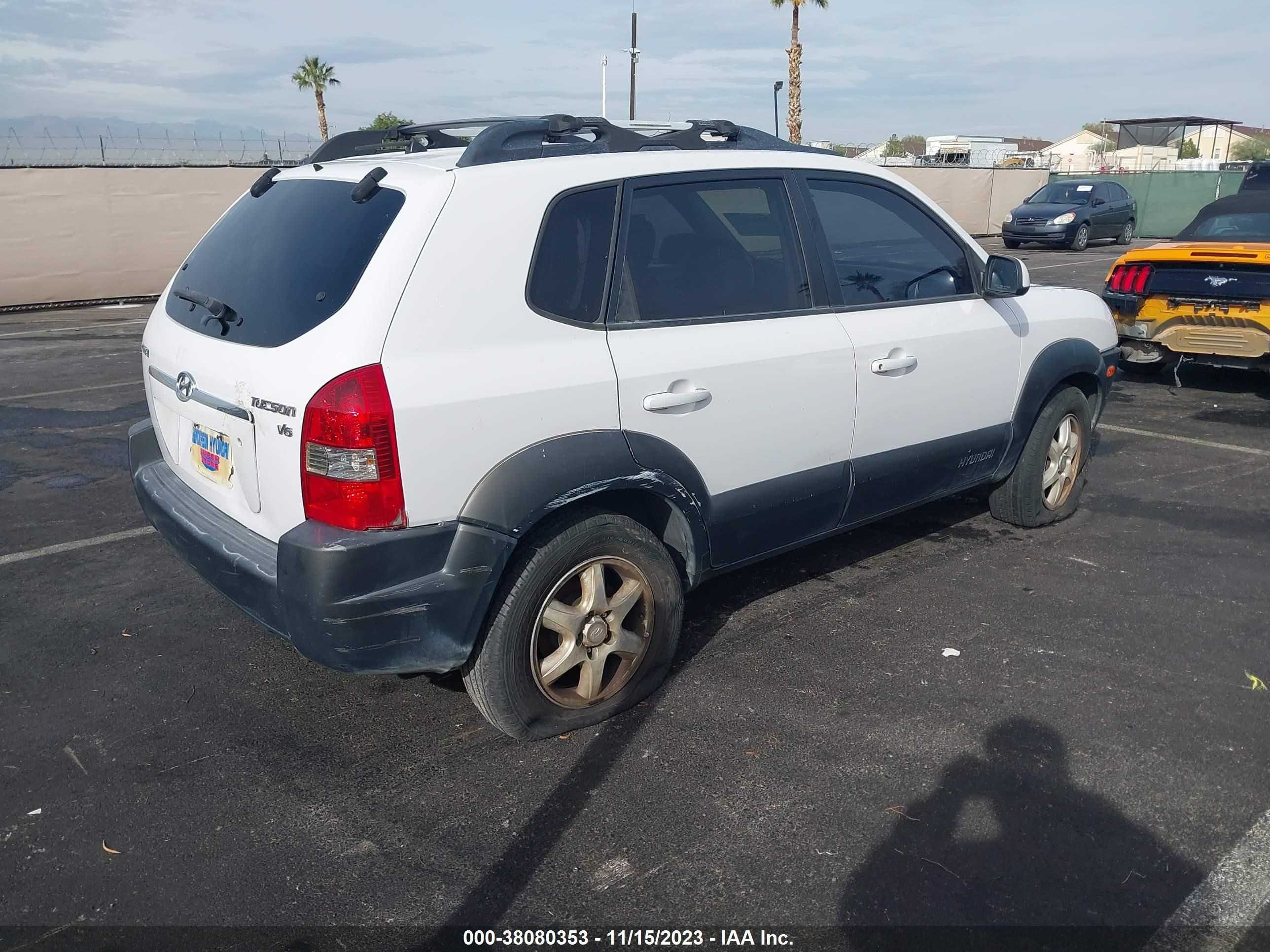 Photo 3 VIN: KM8JN12D05U211061 - HYUNDAI TUCSON 