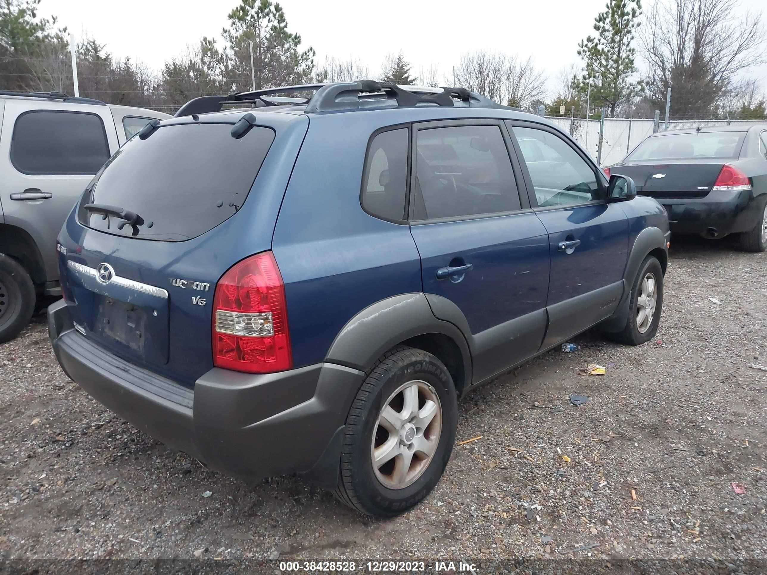 Photo 3 VIN: KM8JN12D85U209641 - HYUNDAI TUCSON 