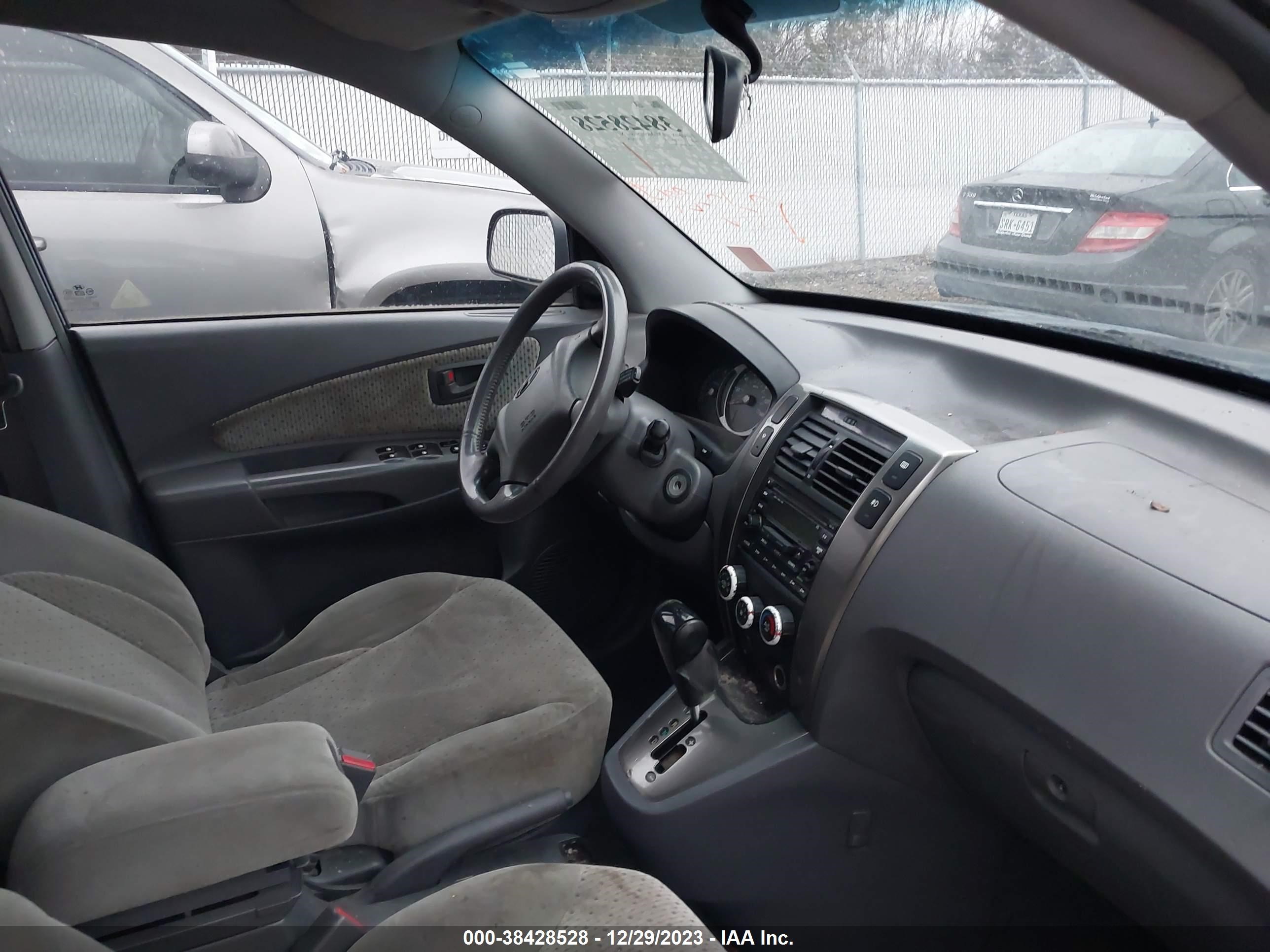 Photo 4 VIN: KM8JN12D85U209641 - HYUNDAI TUCSON 