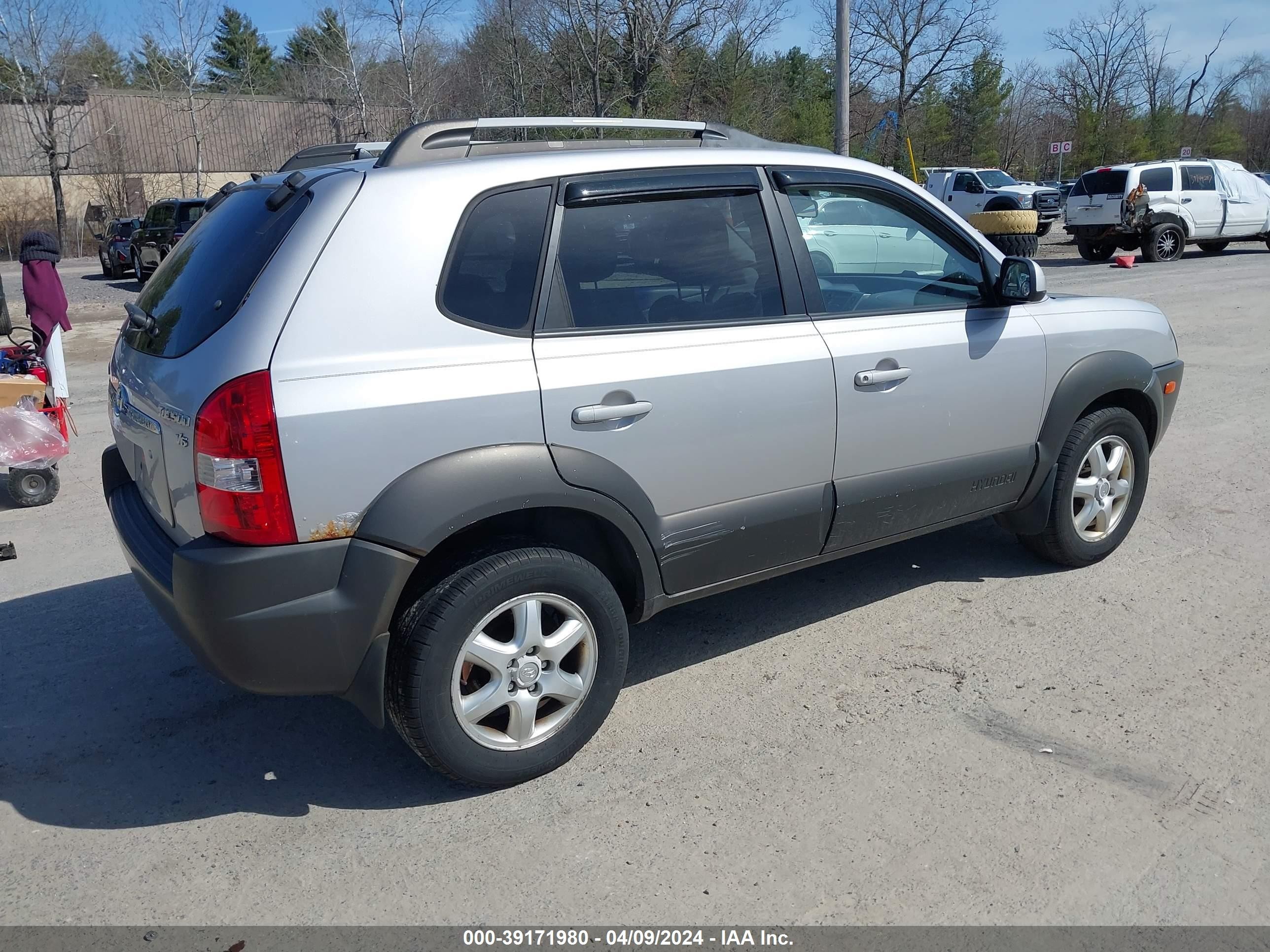 Photo 3 VIN: KM8JN72D25U068875 - HYUNDAI TUCSON 