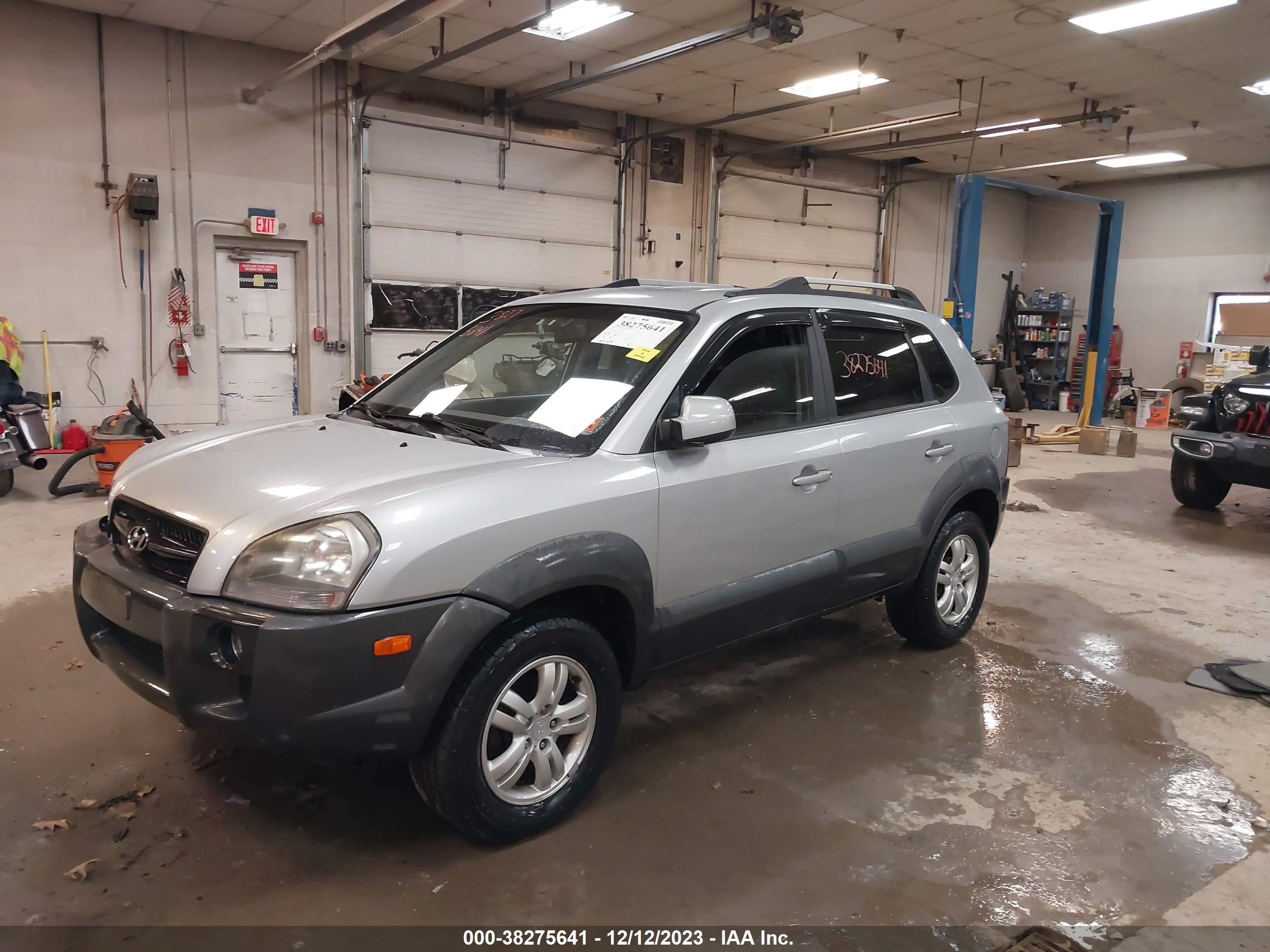 Photo 1 VIN: KM8JN72D78U757489 - HYUNDAI TUCSON 