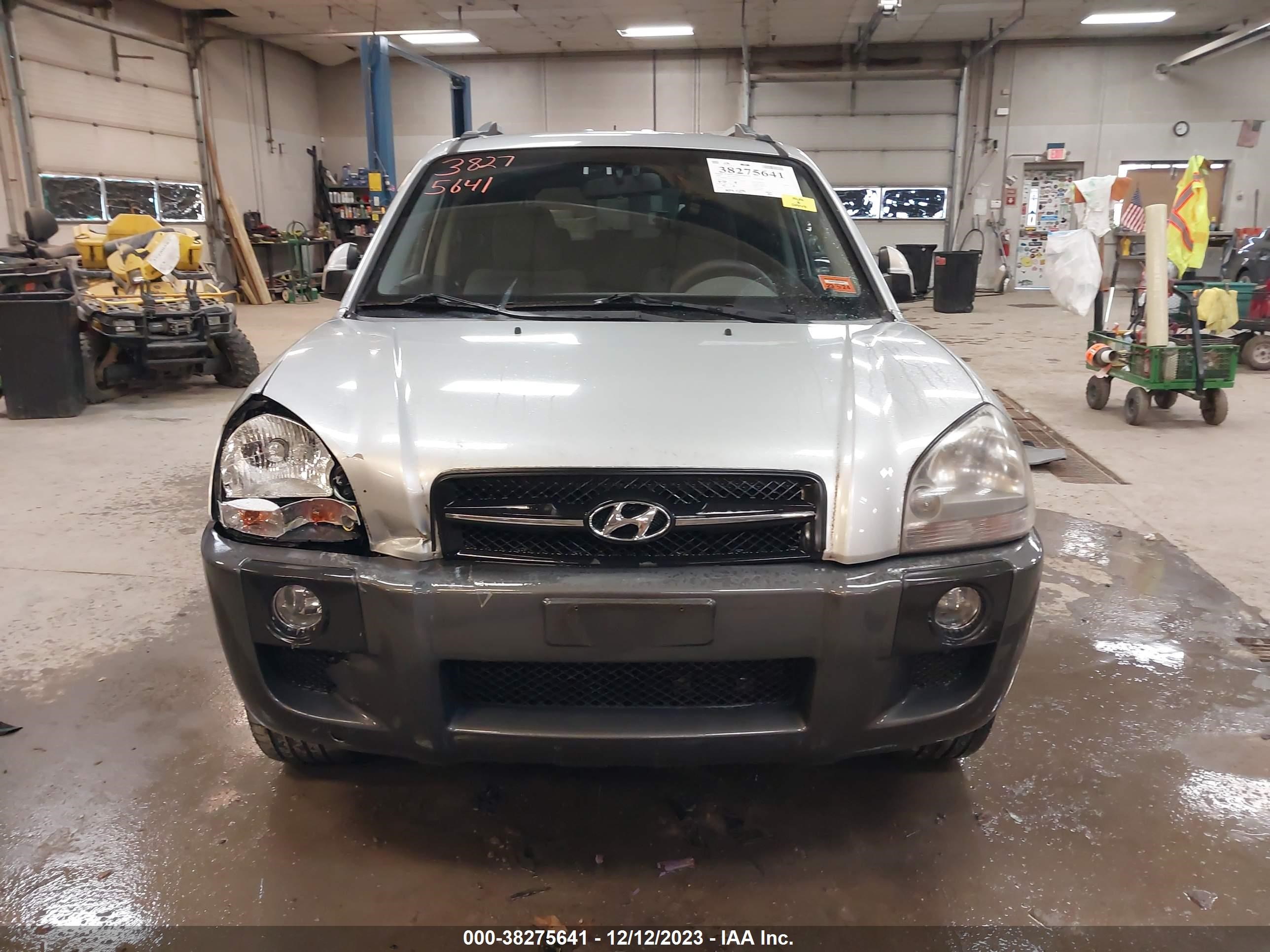 Photo 11 VIN: KM8JN72D78U757489 - HYUNDAI TUCSON 