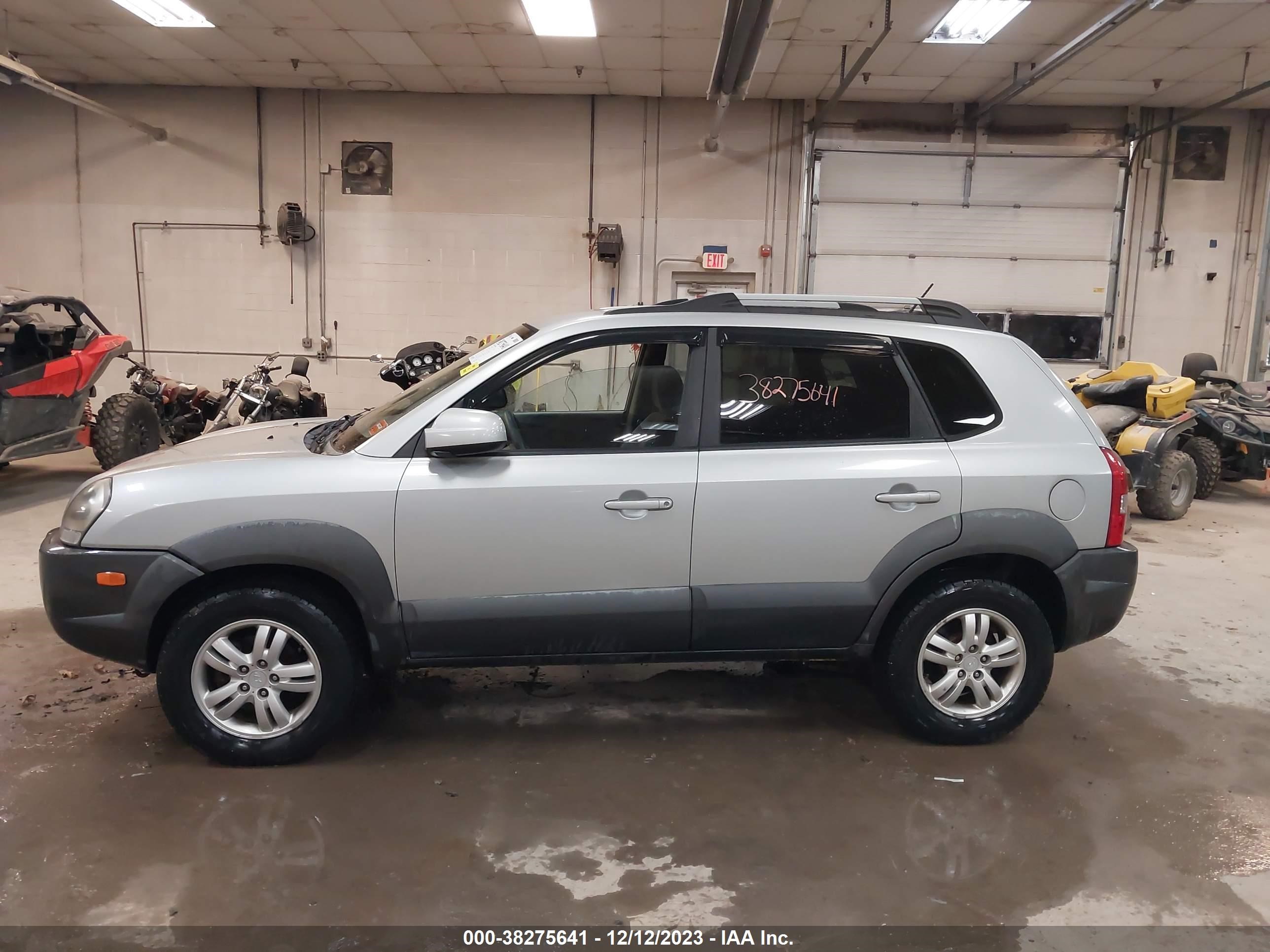 Photo 13 VIN: KM8JN72D78U757489 - HYUNDAI TUCSON 