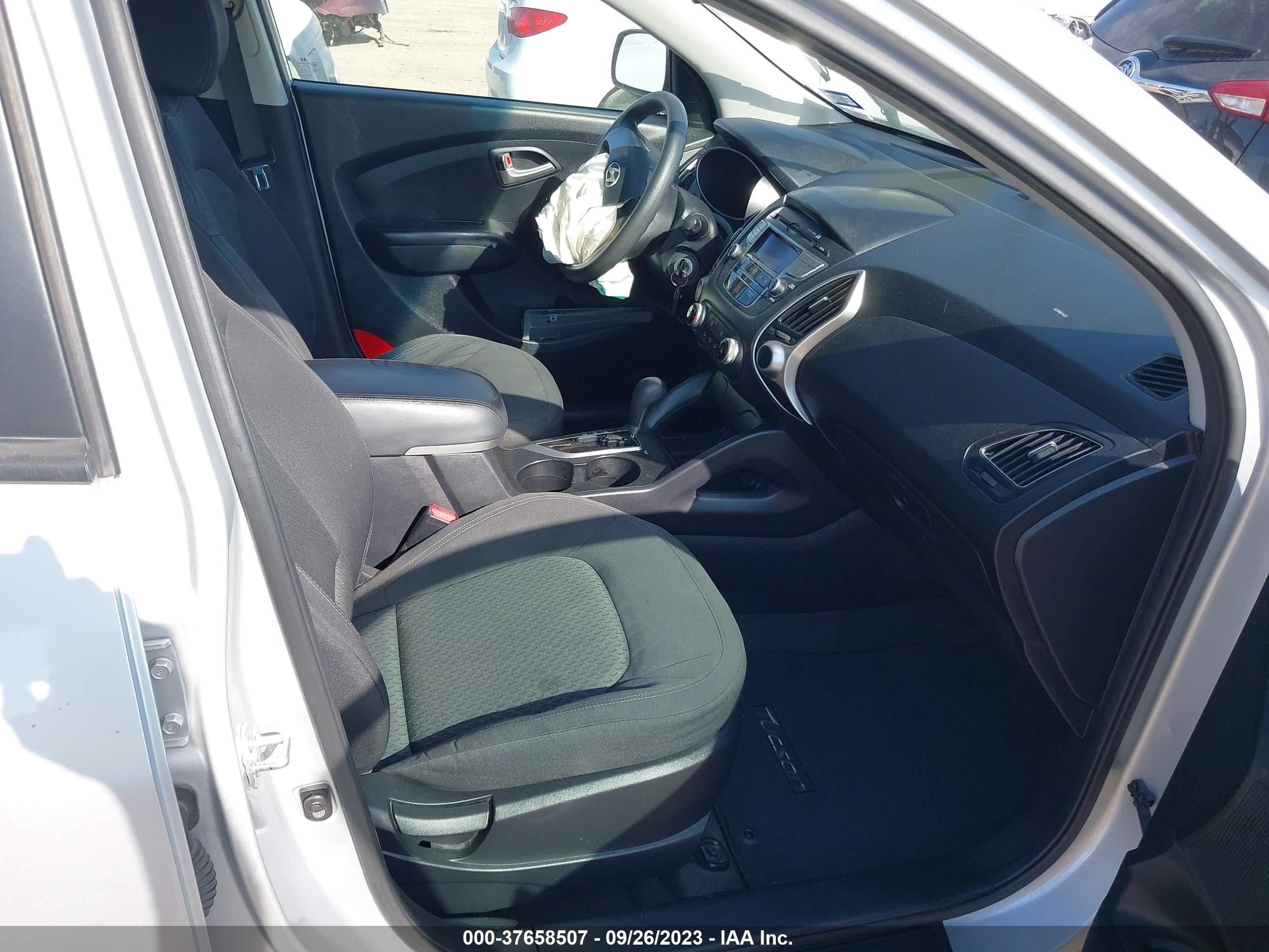 Photo 4 VIN: KM8JT3AB1CU490079 - HYUNDAI TUCSON 