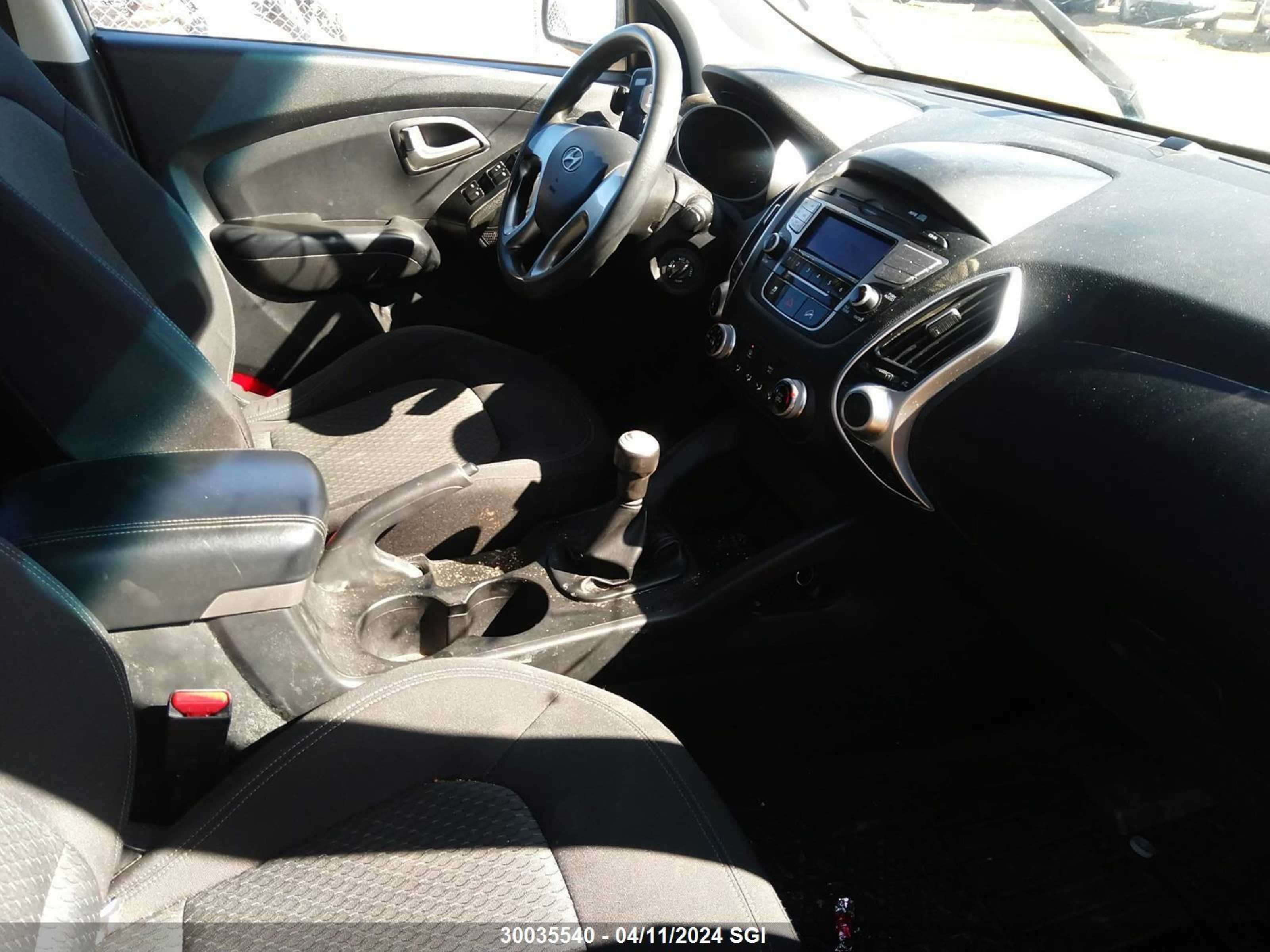 Photo 4 VIN: KM8JT3AB7CU439797 - HYUNDAI TUCSON 