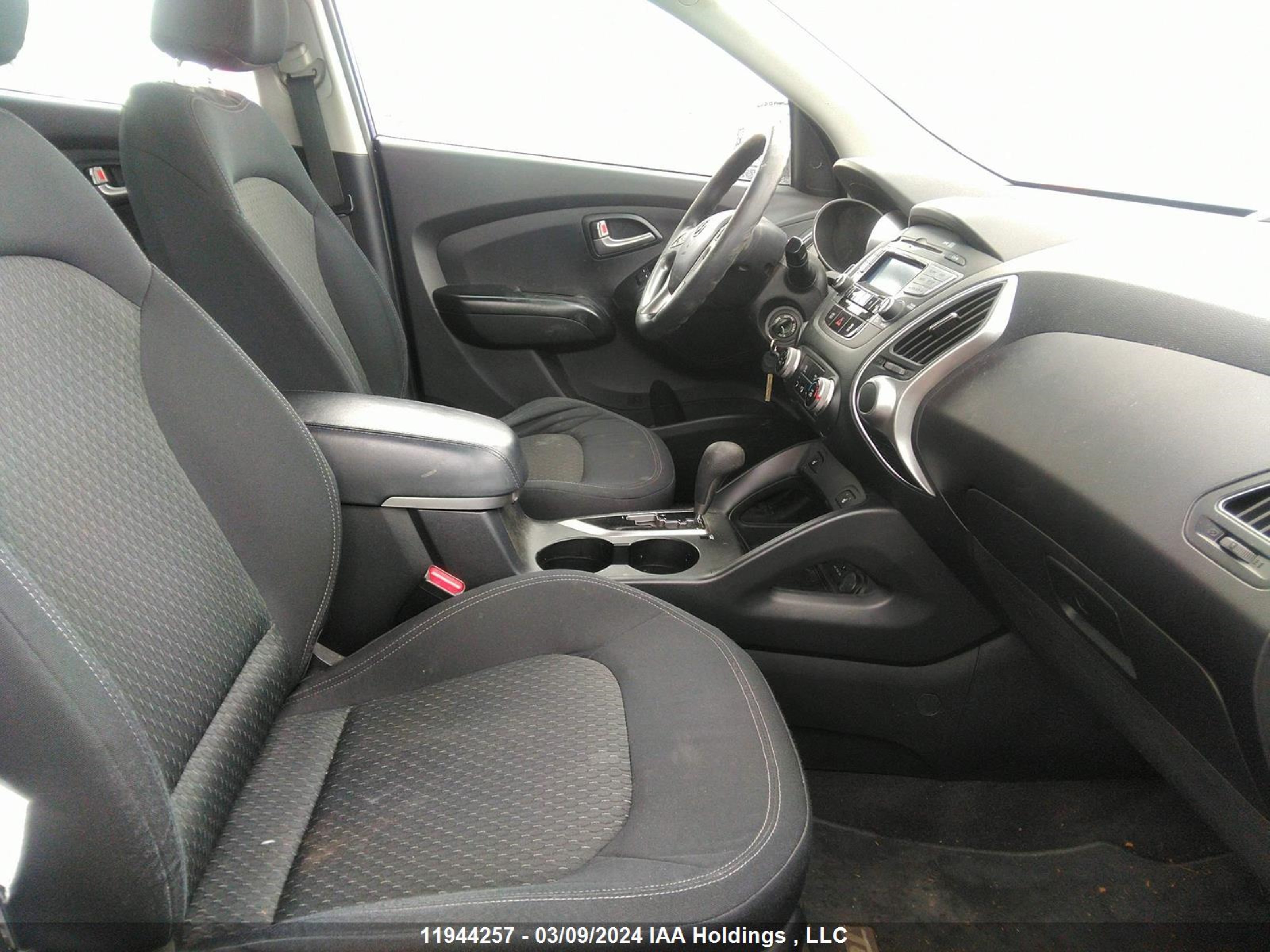 Photo 4 VIN: KM8JT3AC5CU346009 - HYUNDAI TUCSON 