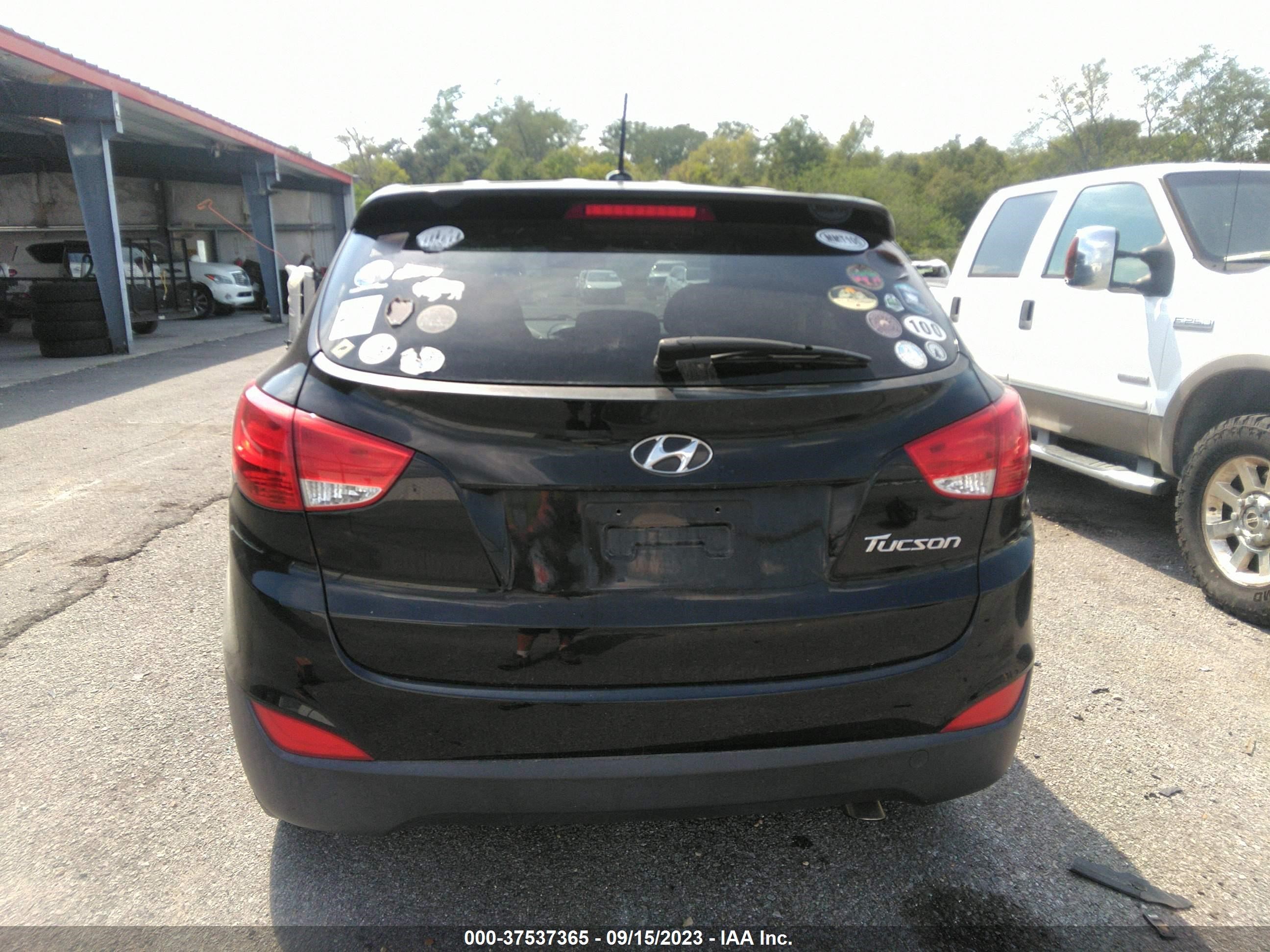 Photo 15 VIN: KM8JT3AF2FU052968 - HYUNDAI TUCSON 