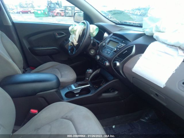 Photo 4 VIN: KM8JT3AF3FU107931 - HYUNDAI TUCSON 