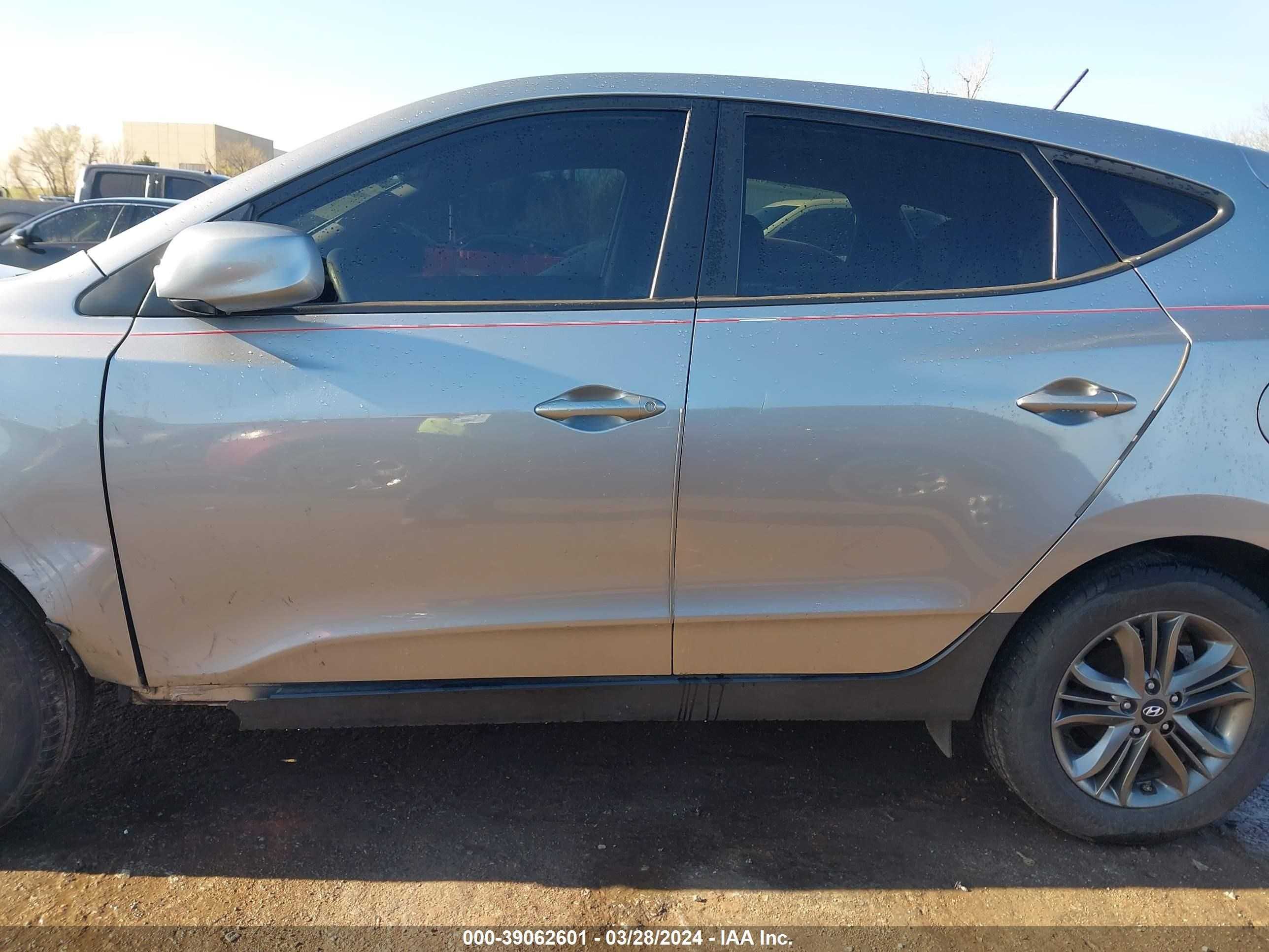 Photo 13 VIN: KM8JT3AF6FU063035 - HYUNDAI TUCSON 