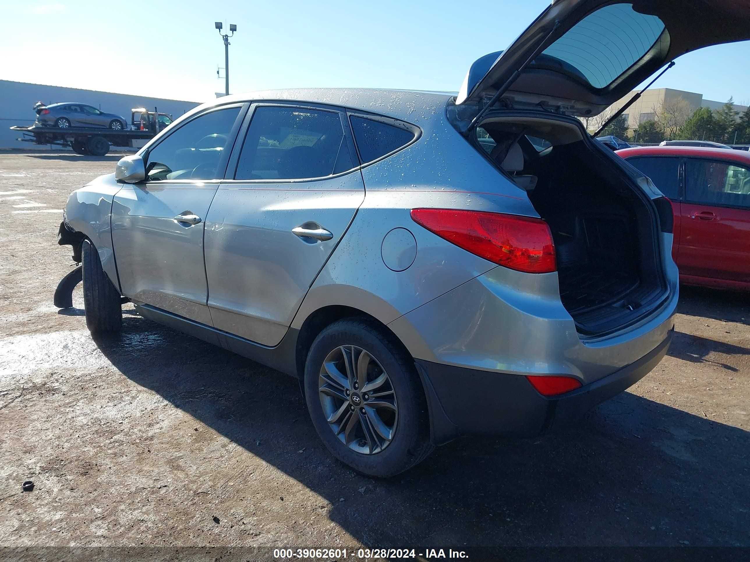 Photo 2 VIN: KM8JT3AF6FU063035 - HYUNDAI TUCSON 