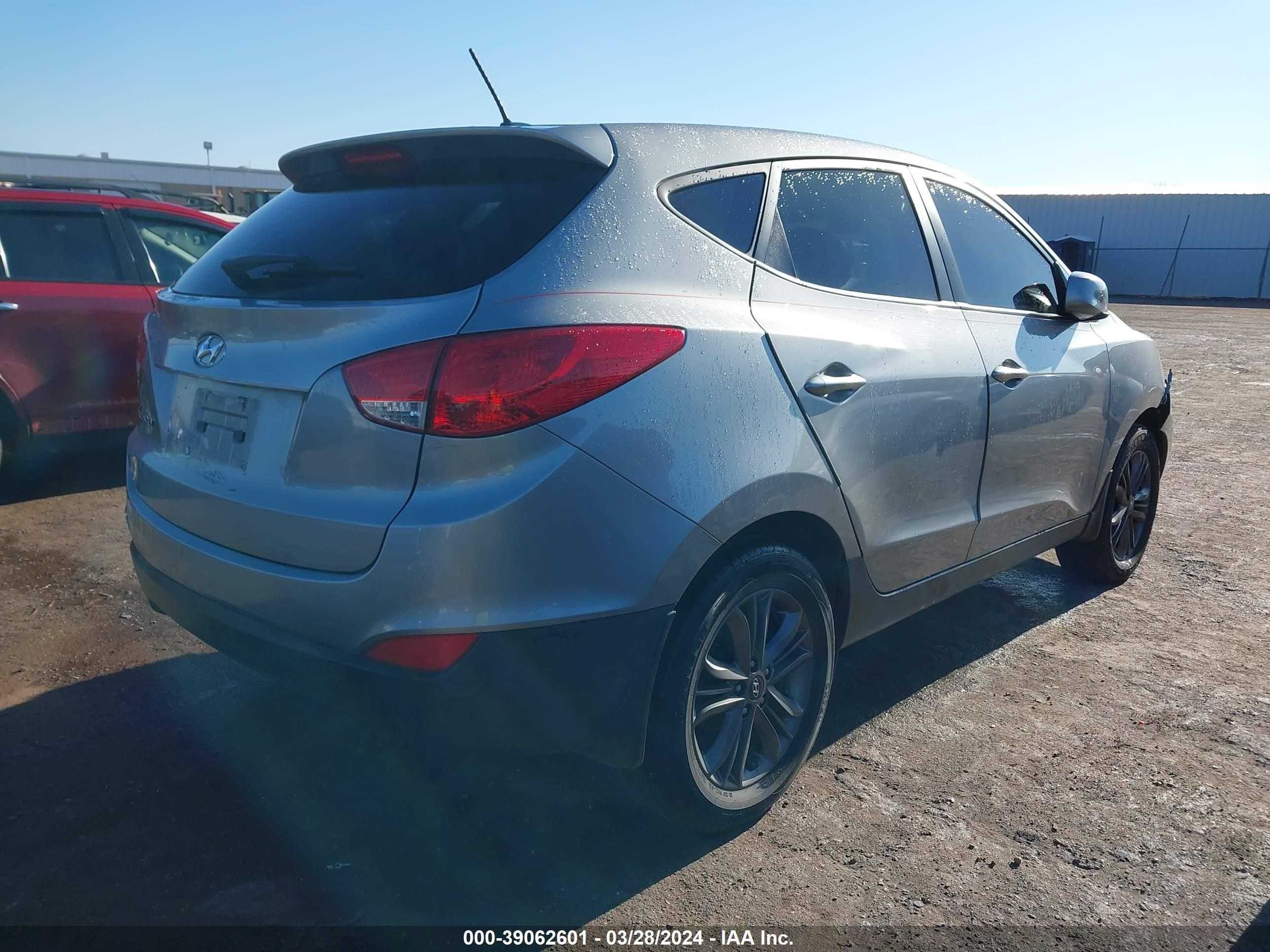 Photo 3 VIN: KM8JT3AF6FU063035 - HYUNDAI TUCSON 