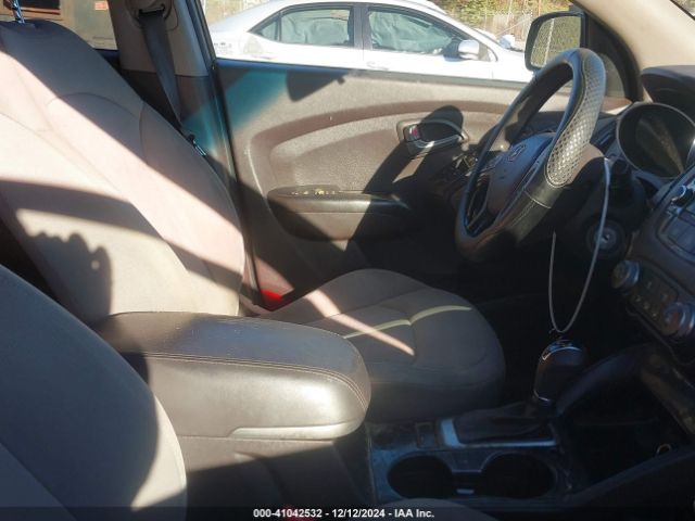 Photo 4 VIN: KM8JT3AF8FU100814 - HYUNDAI TUCSON 