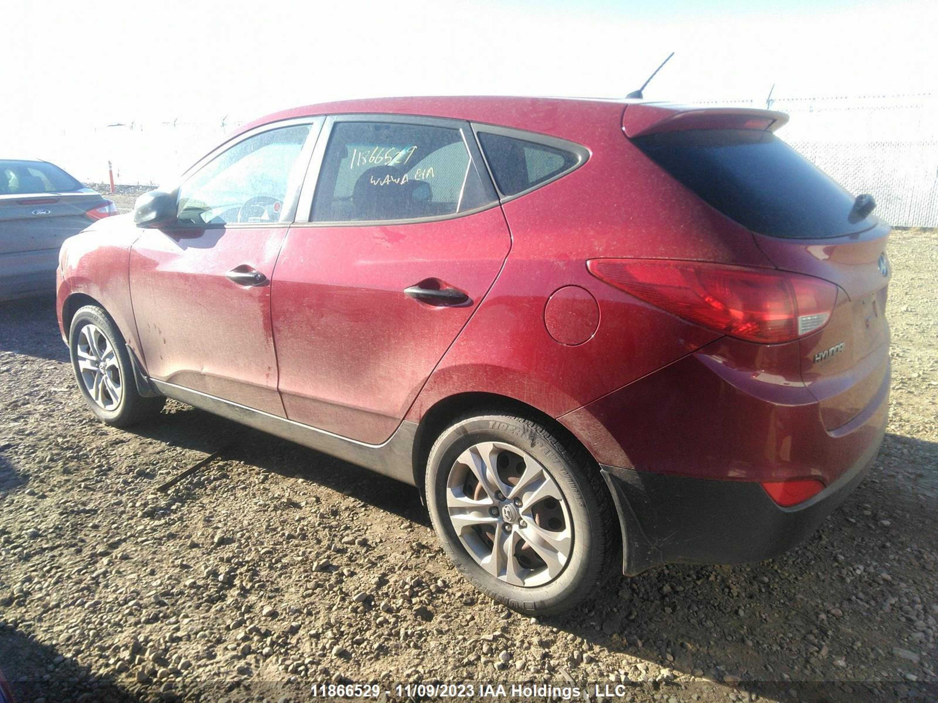 Photo 2 VIN: KM8JTCAC7BU303936 - HYUNDAI TUCSON 