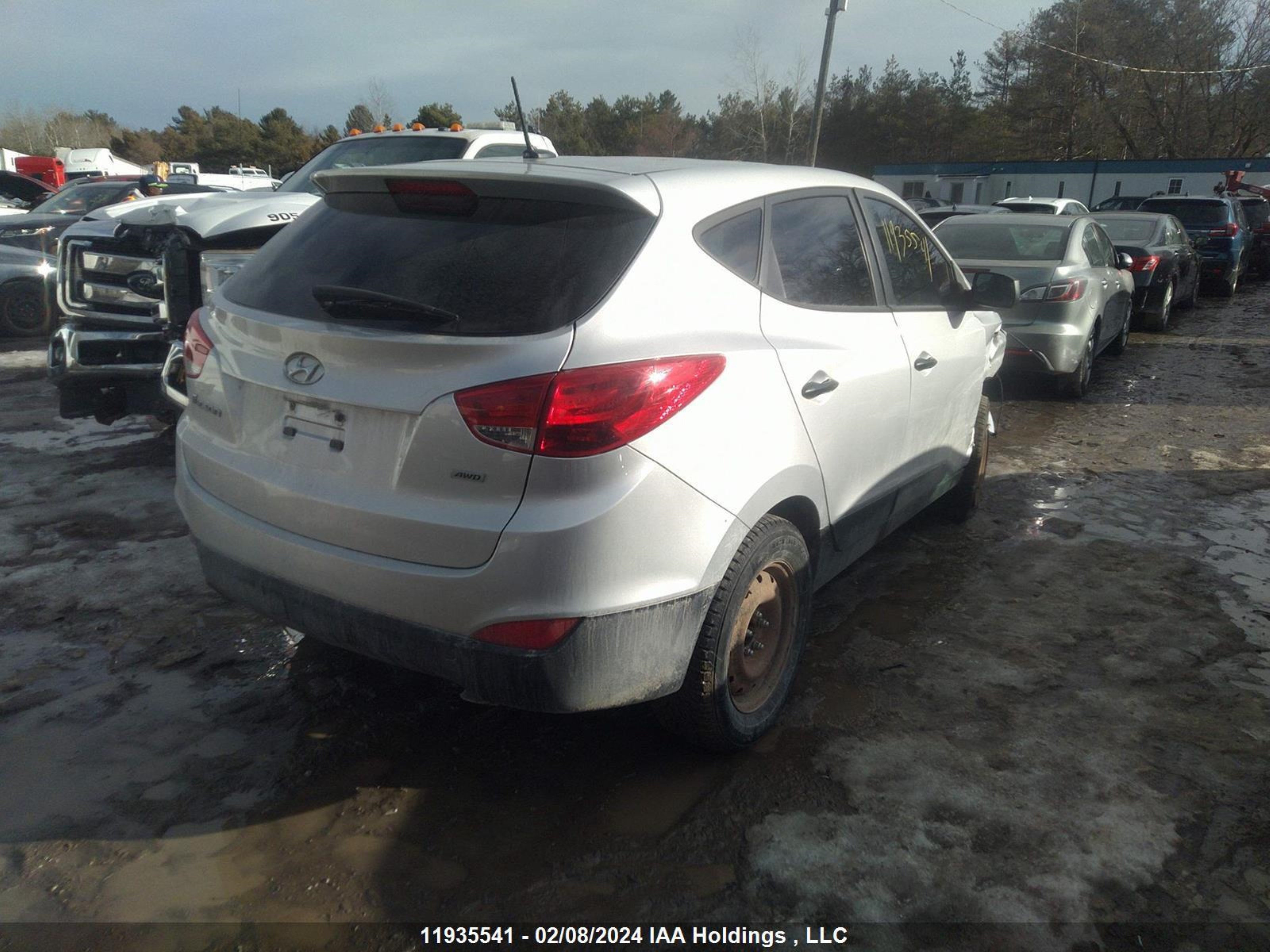 Photo 3 VIN: KM8JTCAF1FU009481 - HYUNDAI TUCSON 