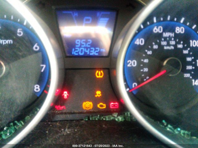 Photo 6 VIN: KM8JTCAF2FU031330 - HYUNDAI TUCSON 