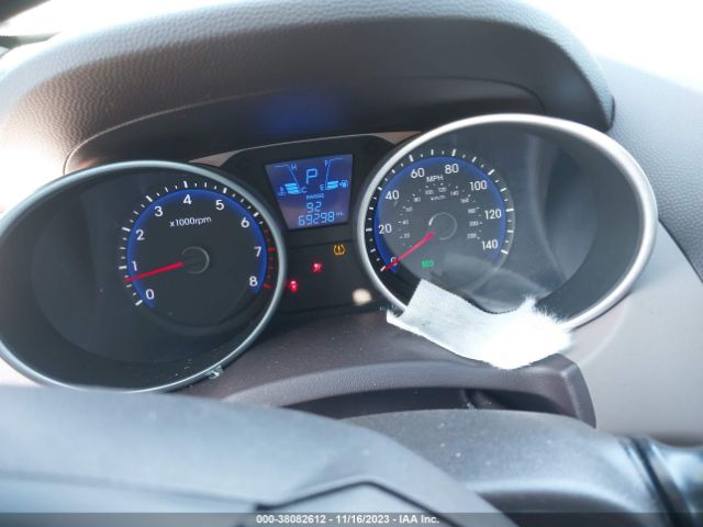 Photo 6 VIN: KM8JTCAF4FU050610 - HYUNDAI TUCSON 