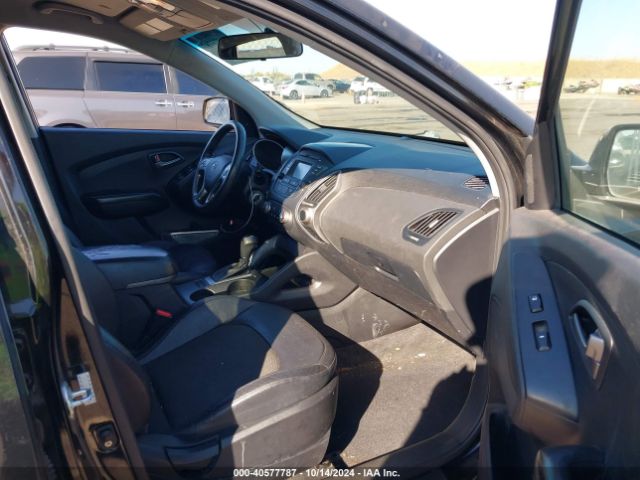 Photo 4 VIN: KM8JTCAF4FU070257 - HYUNDAI TUCSON 