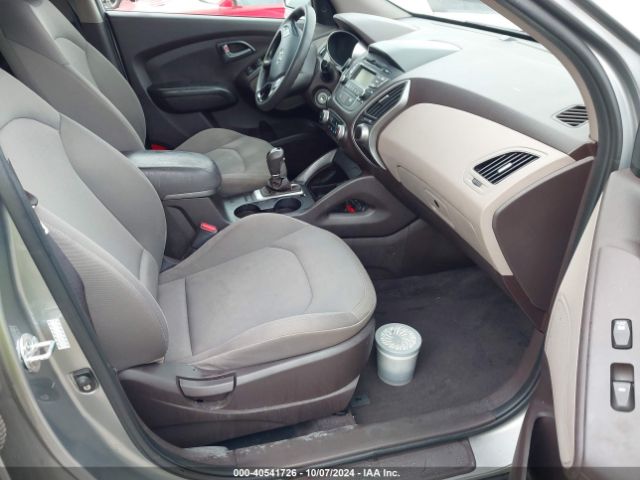 Photo 4 VIN: KM8JTCAF5FU098553 - HYUNDAI TUCSON 