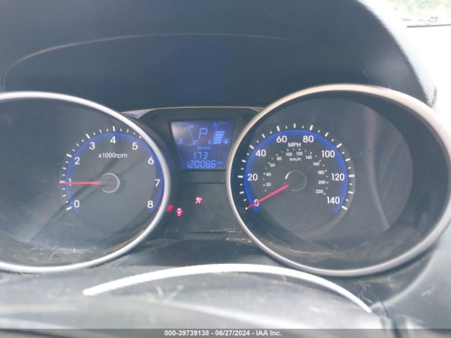 Photo 6 VIN: KM8JTCAF5FU960556 - HYUNDAI TUCSON 