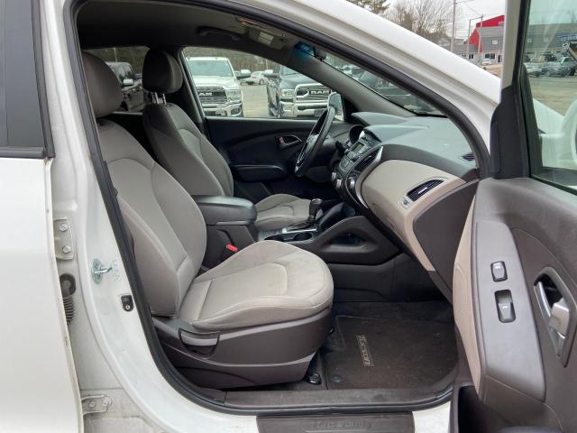 Photo 4 VIN: KM8JTCAF6EU950181 - HYUNDAI TUCSON GLS 