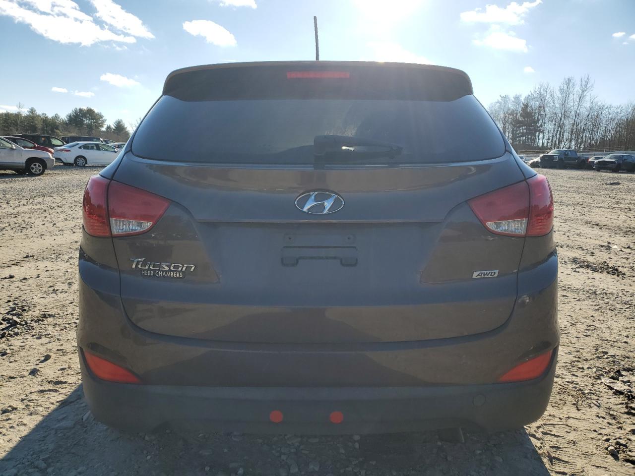 Photo 5 VIN: KM8JTCAF6FU987295 - HYUNDAI TUCSON 