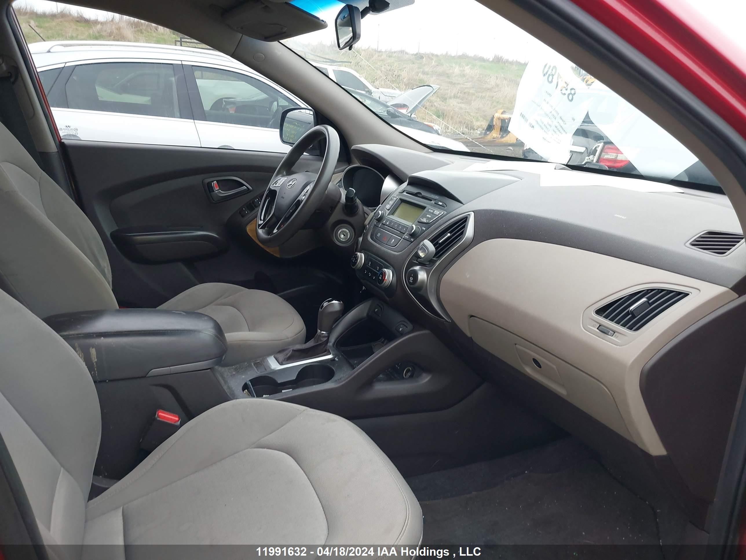 Photo 4 VIN: KM8JTCAF7EU811404 - HYUNDAI TUCSON 