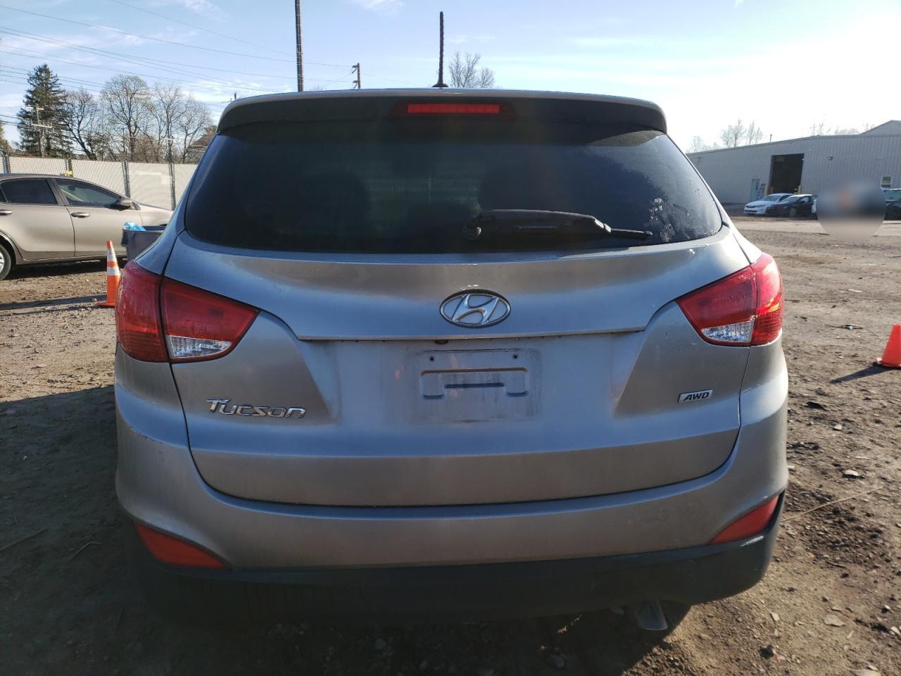 Photo 5 VIN: KM8JTCAF7FU069684 - HYUNDAI TUCSON 