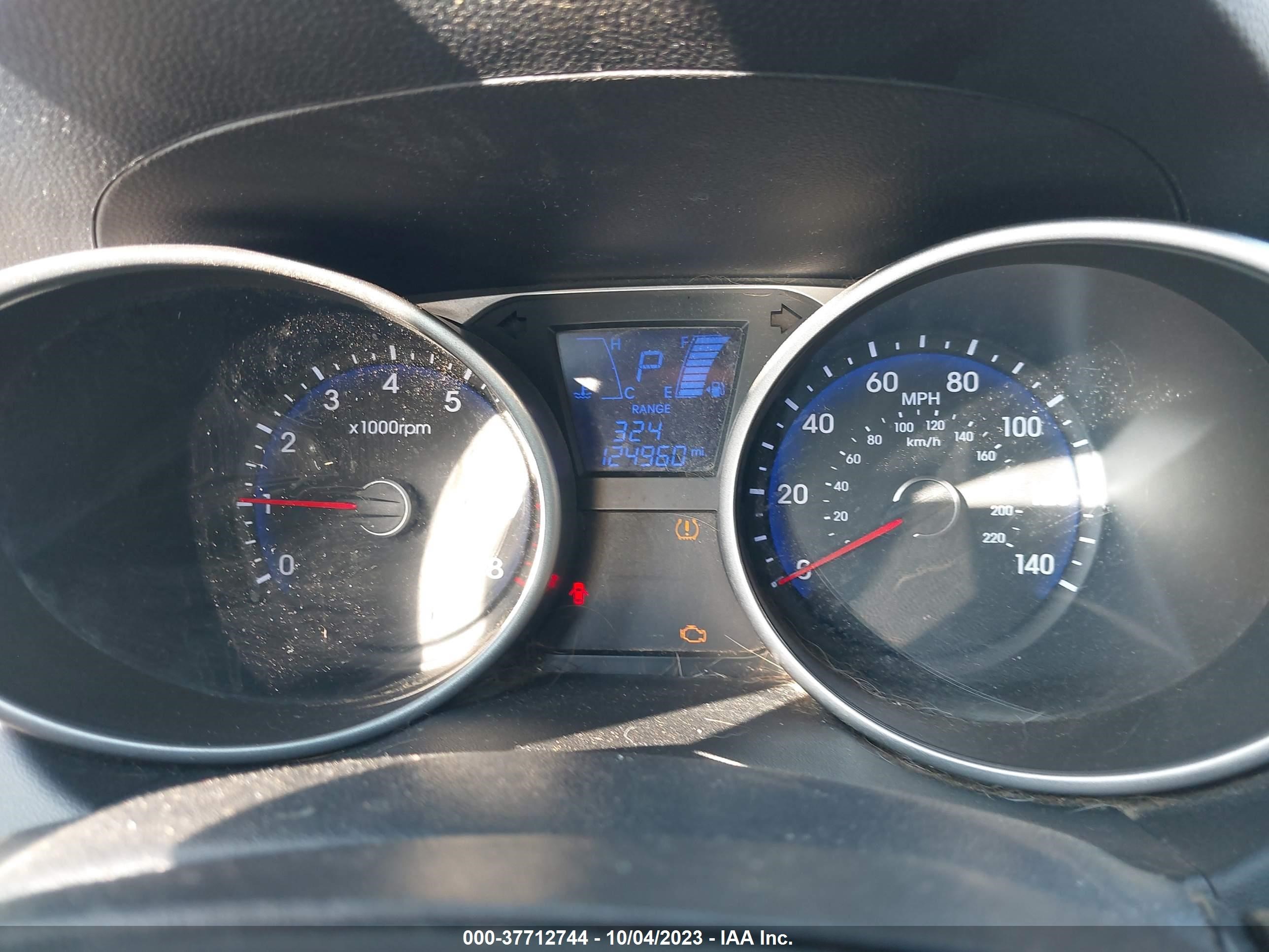 Photo 6 VIN: KM8JTCAF8FU964097 - HYUNDAI TUCSON 