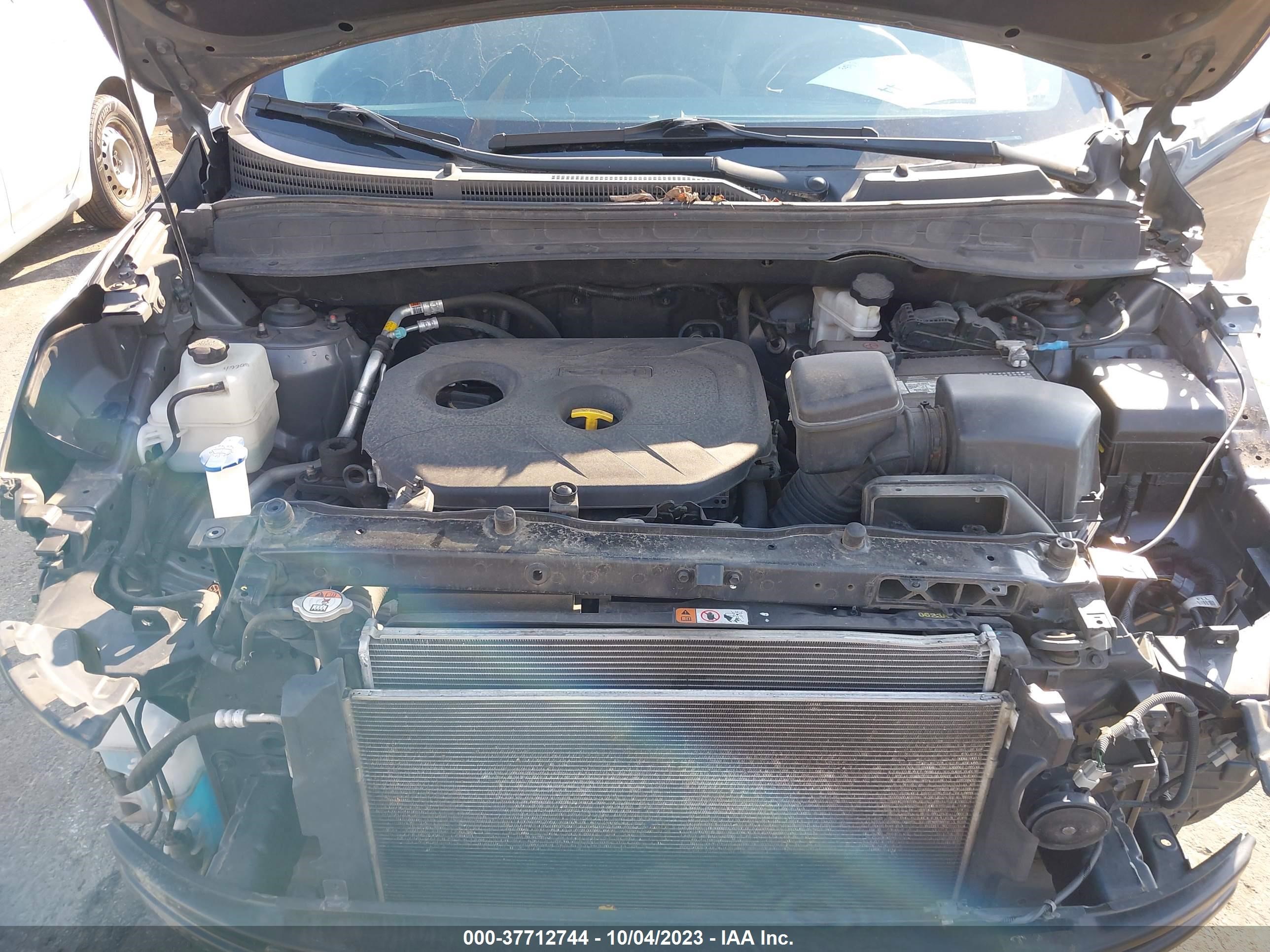 Photo 9 VIN: KM8JTCAF8FU964097 - HYUNDAI TUCSON 