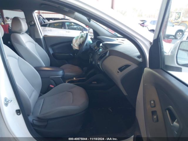 Photo 4 VIN: KM8JTCAF8FU968666 - HYUNDAI TUCSON 