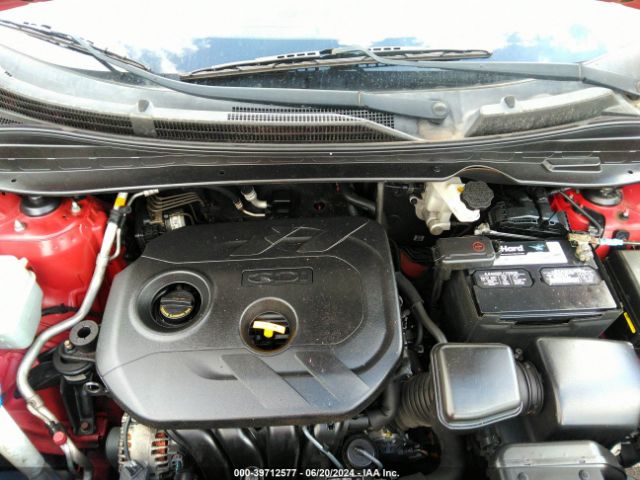 Photo 9 VIN: KM8JTCAF9FU090424 - HYUNDAI TUCSON 