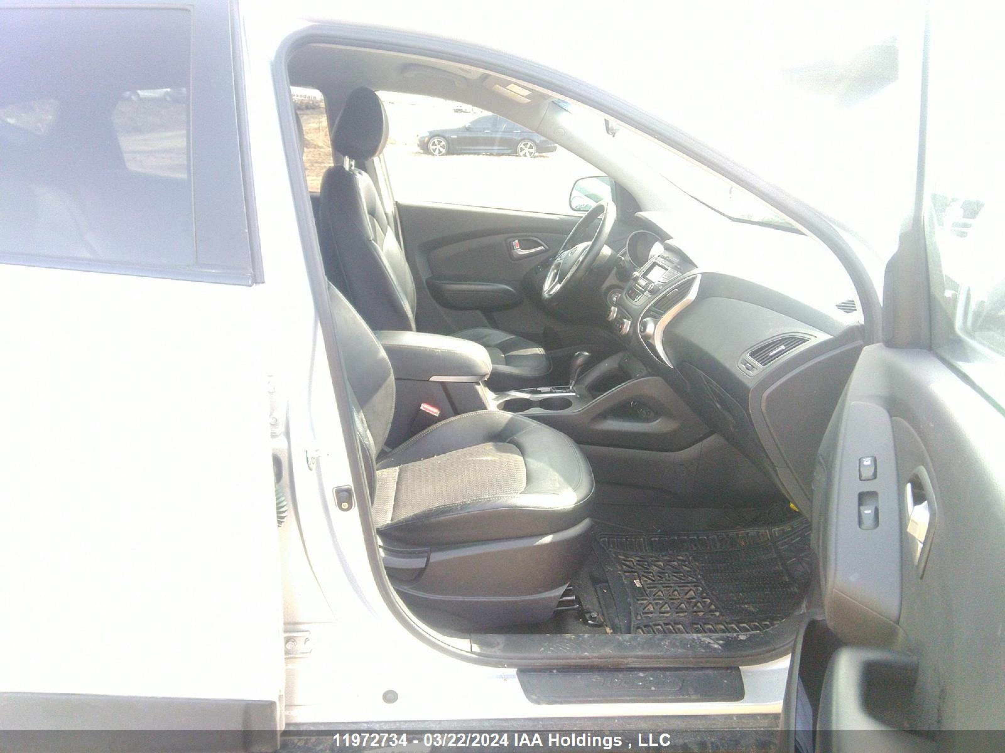 Photo 4 VIN: KM8JU3AC0CU406209 - HYUNDAI TUCSON 