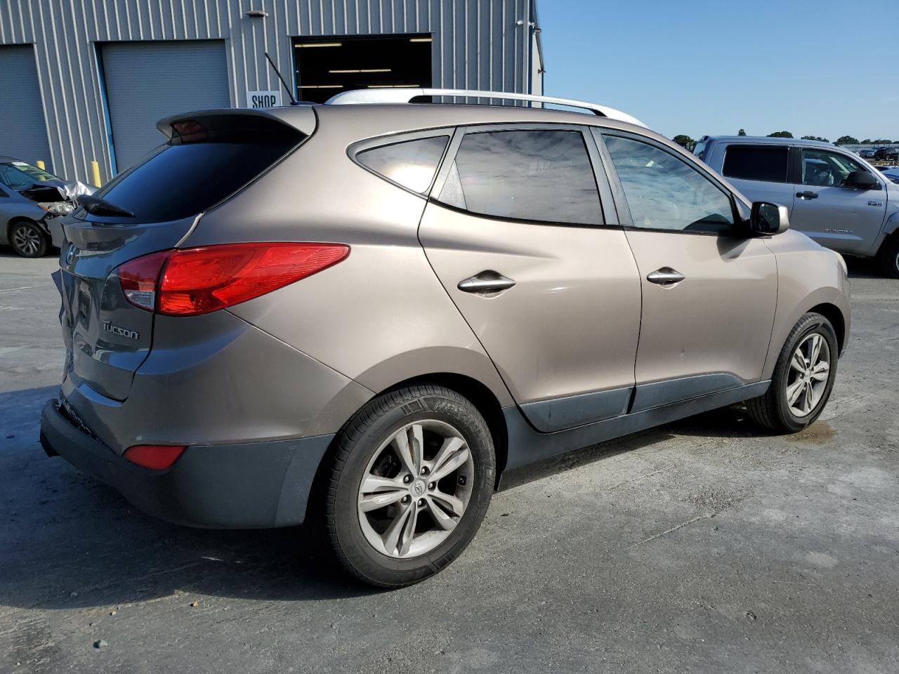 Photo 2 VIN: KM8JU3AC1AU077792 - HYUNDAI TUCSON 