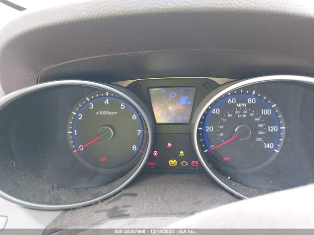 Photo 6 VIN: KM8JU3AC2AU096321 - HYUNDAI TUCSON 