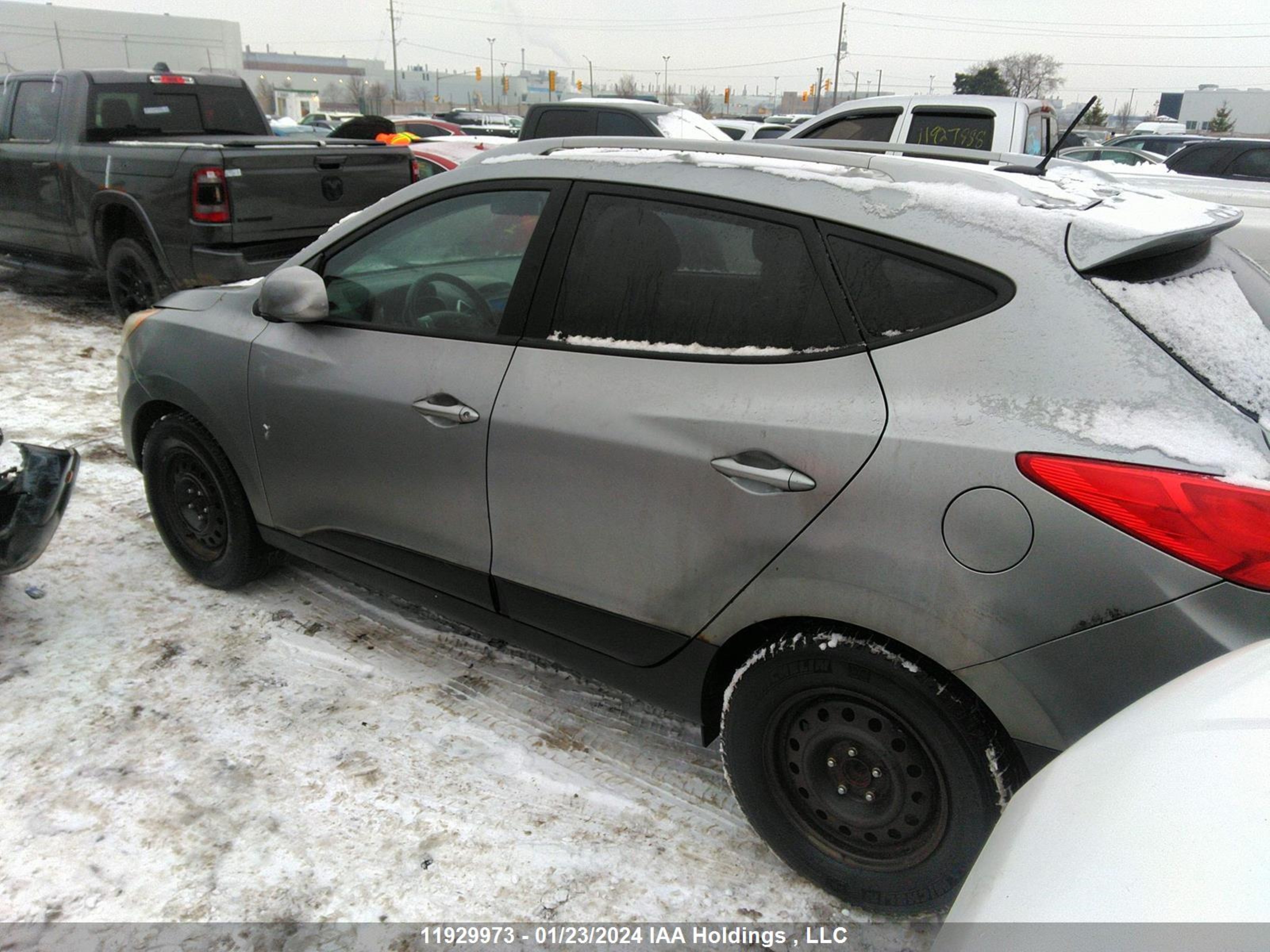 Photo 2 VIN: KM8JU3AC2BU174209 - HYUNDAI TUCSON 