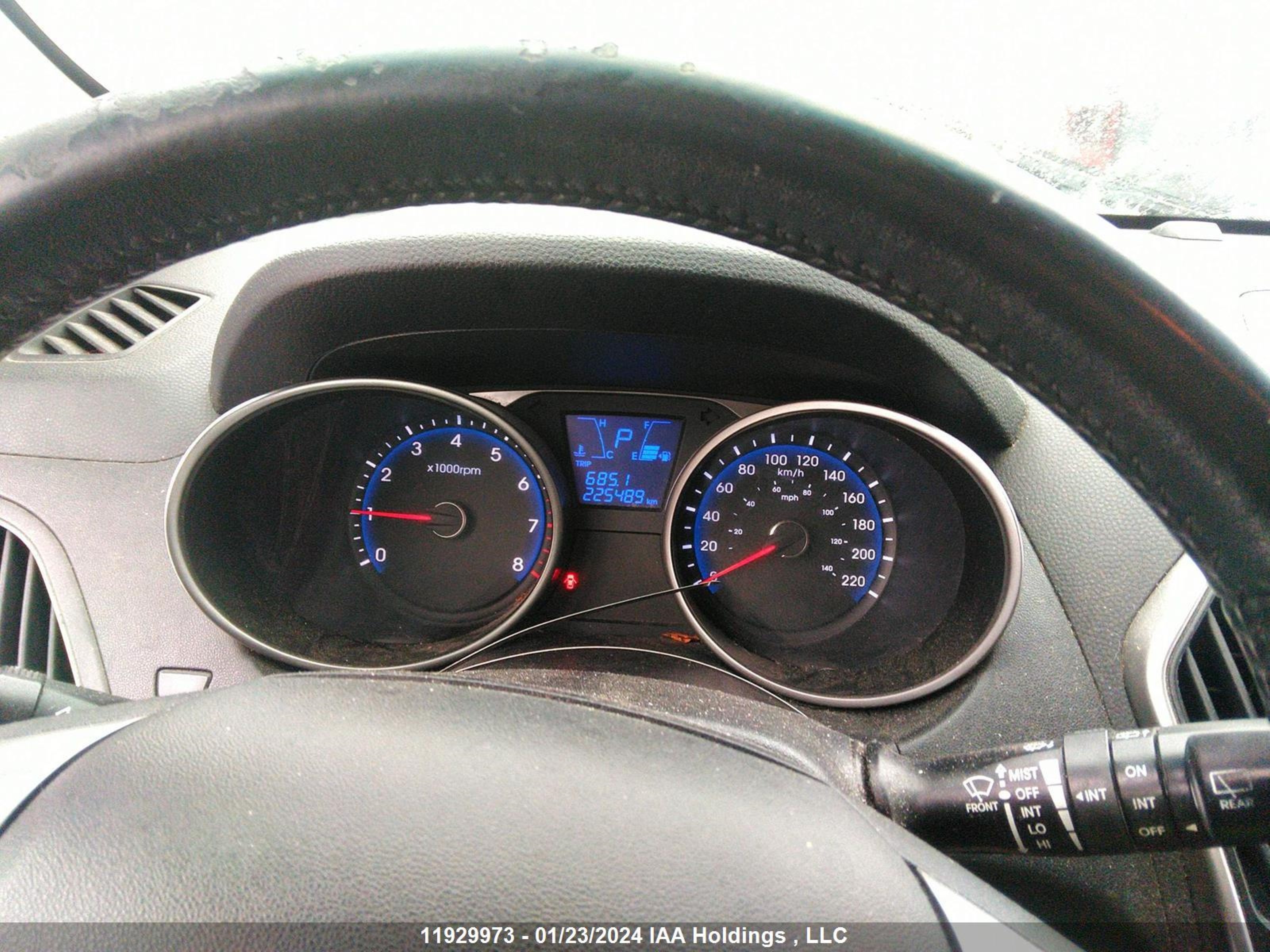 Photo 6 VIN: KM8JU3AC2BU174209 - HYUNDAI TUCSON 